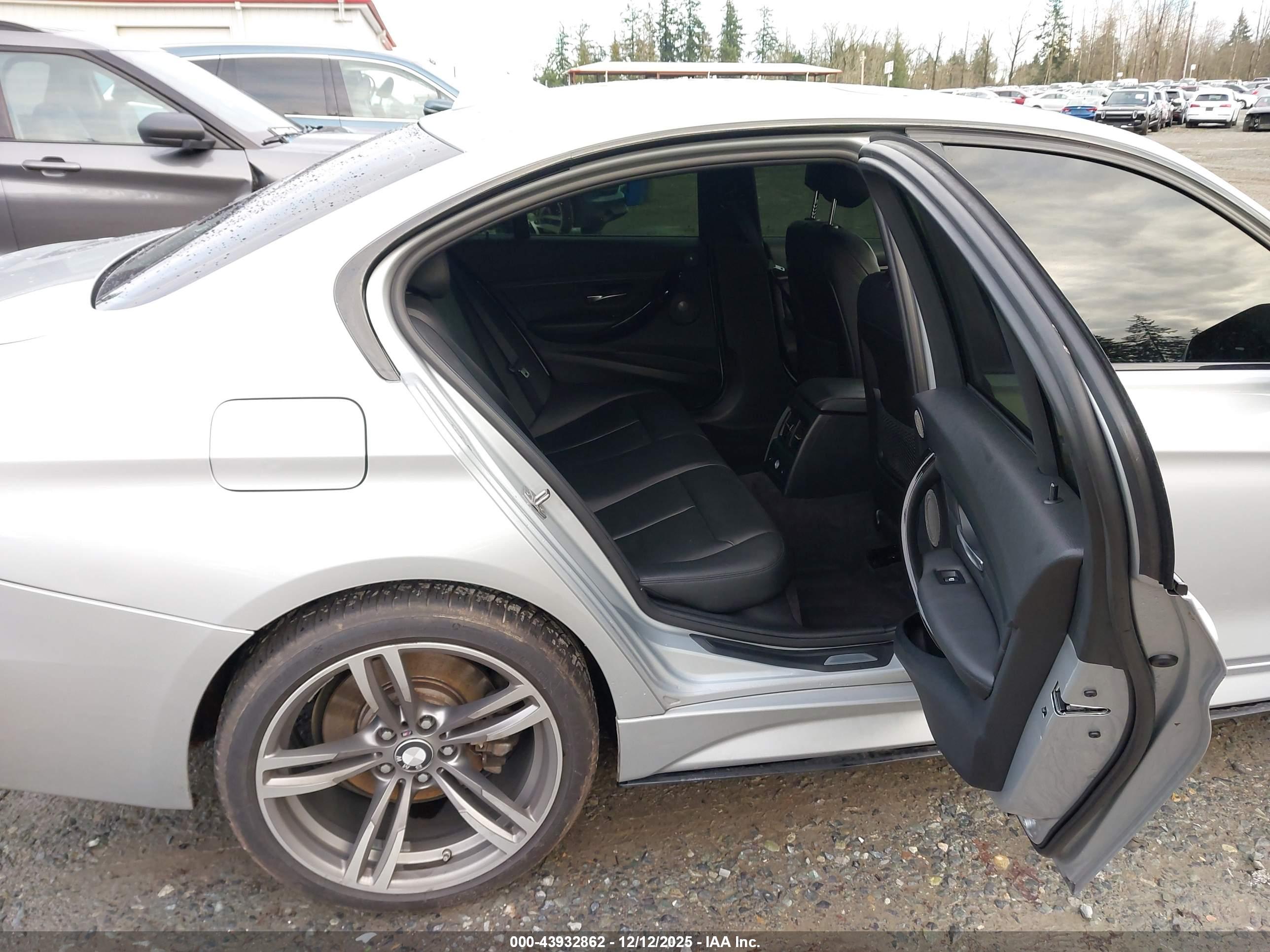 BMW 335I image 8