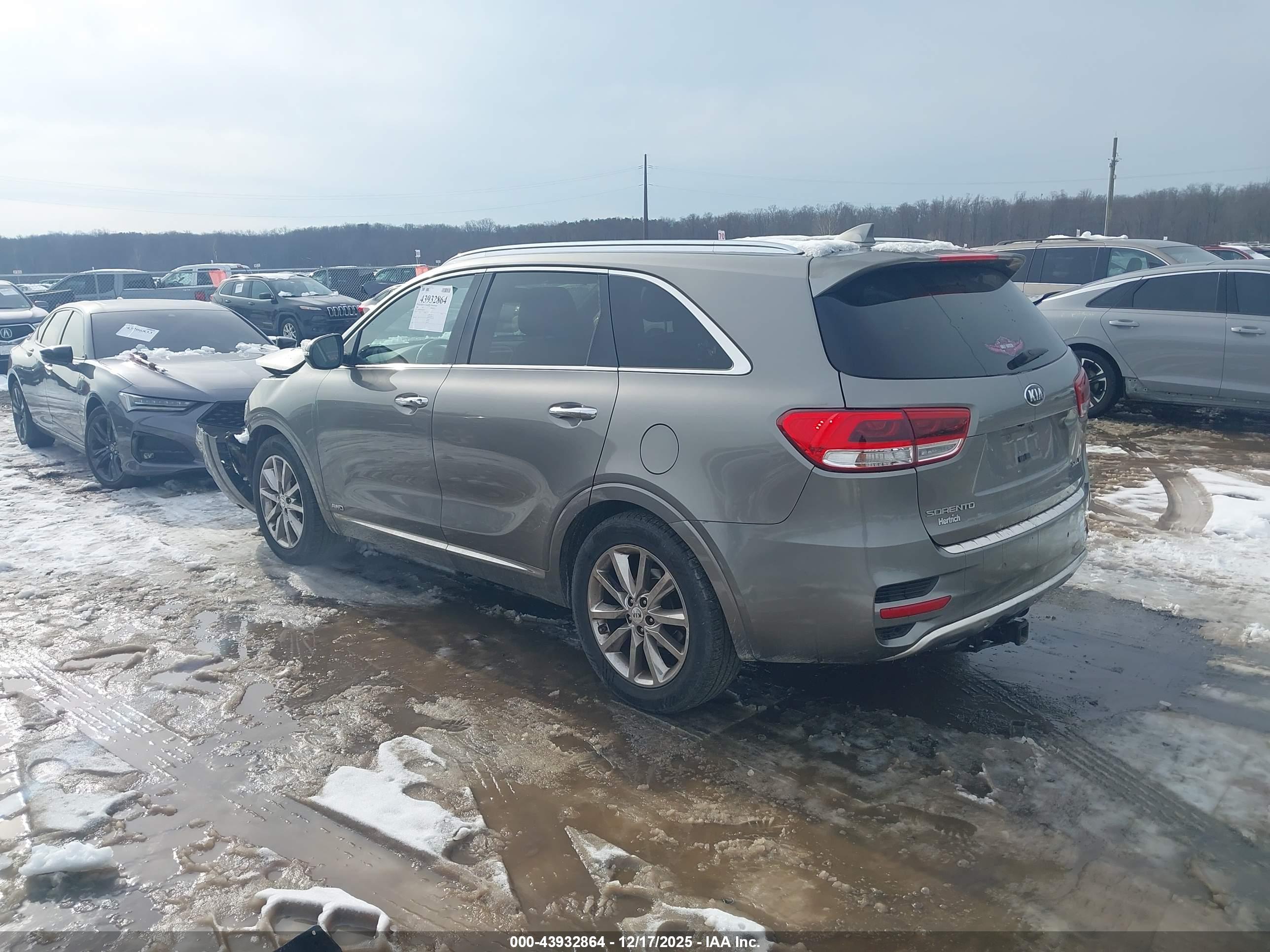 KIA SORENTO image 3