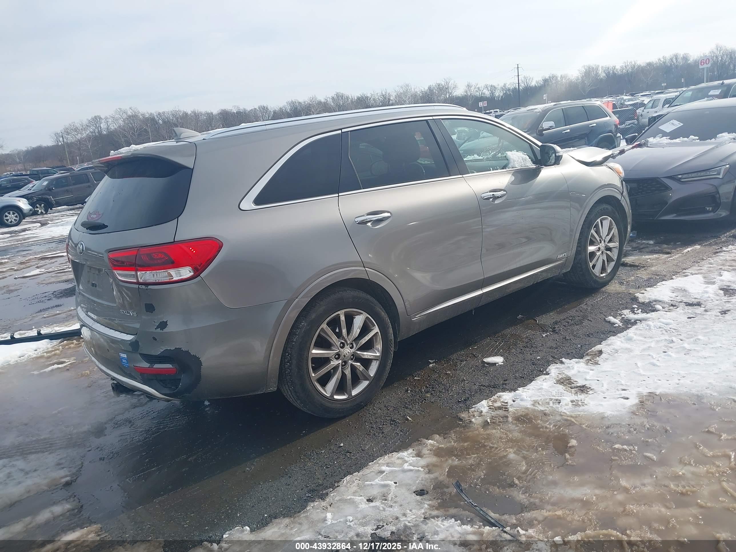 KIA SORENTO image 4