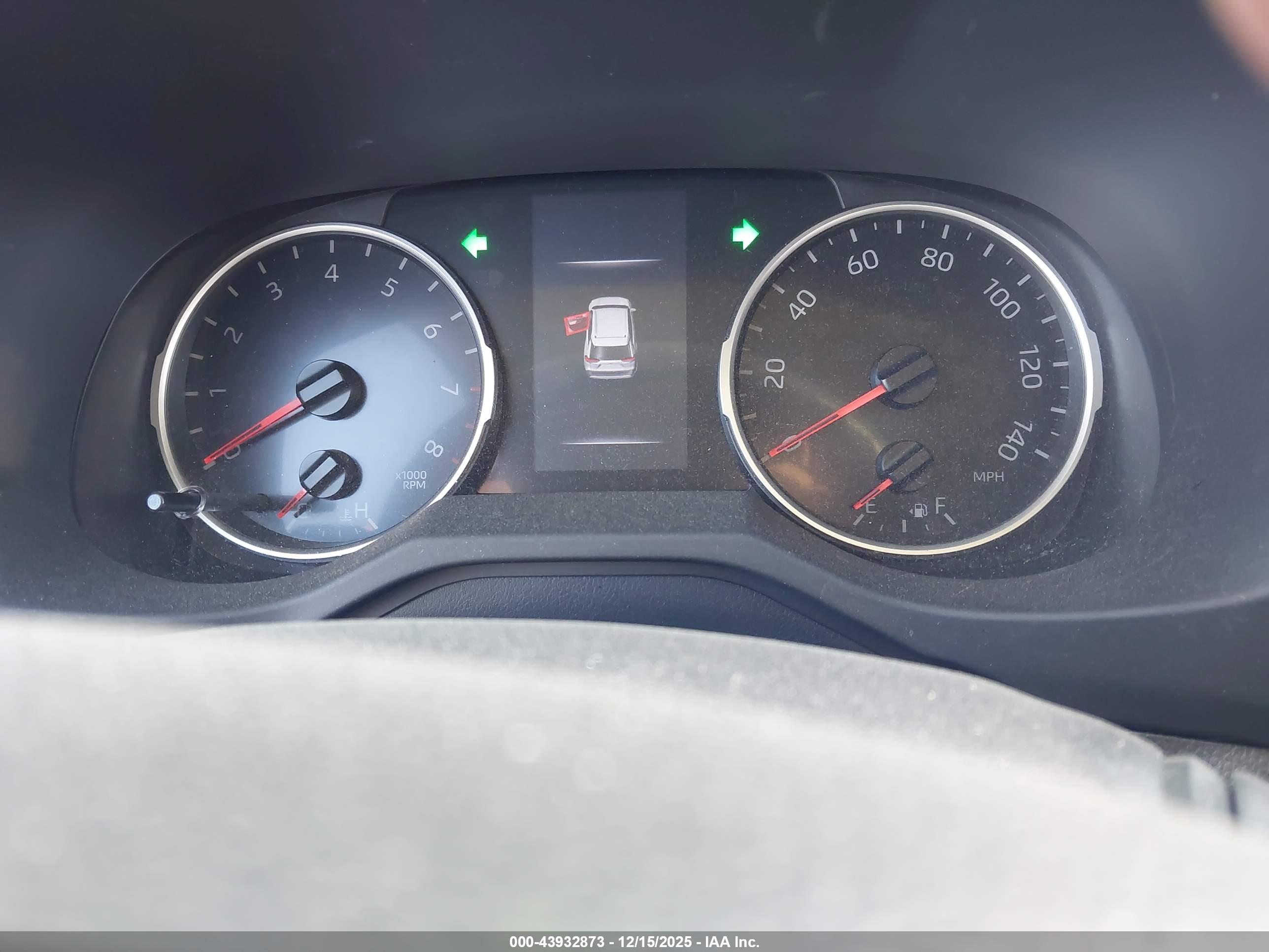 TOYOTA RAV4 image 7