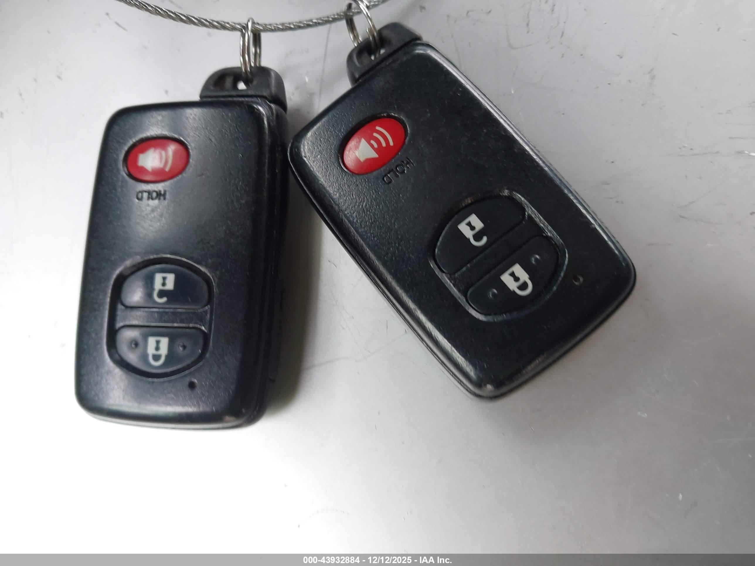 TOYOTA PRIUS image 11