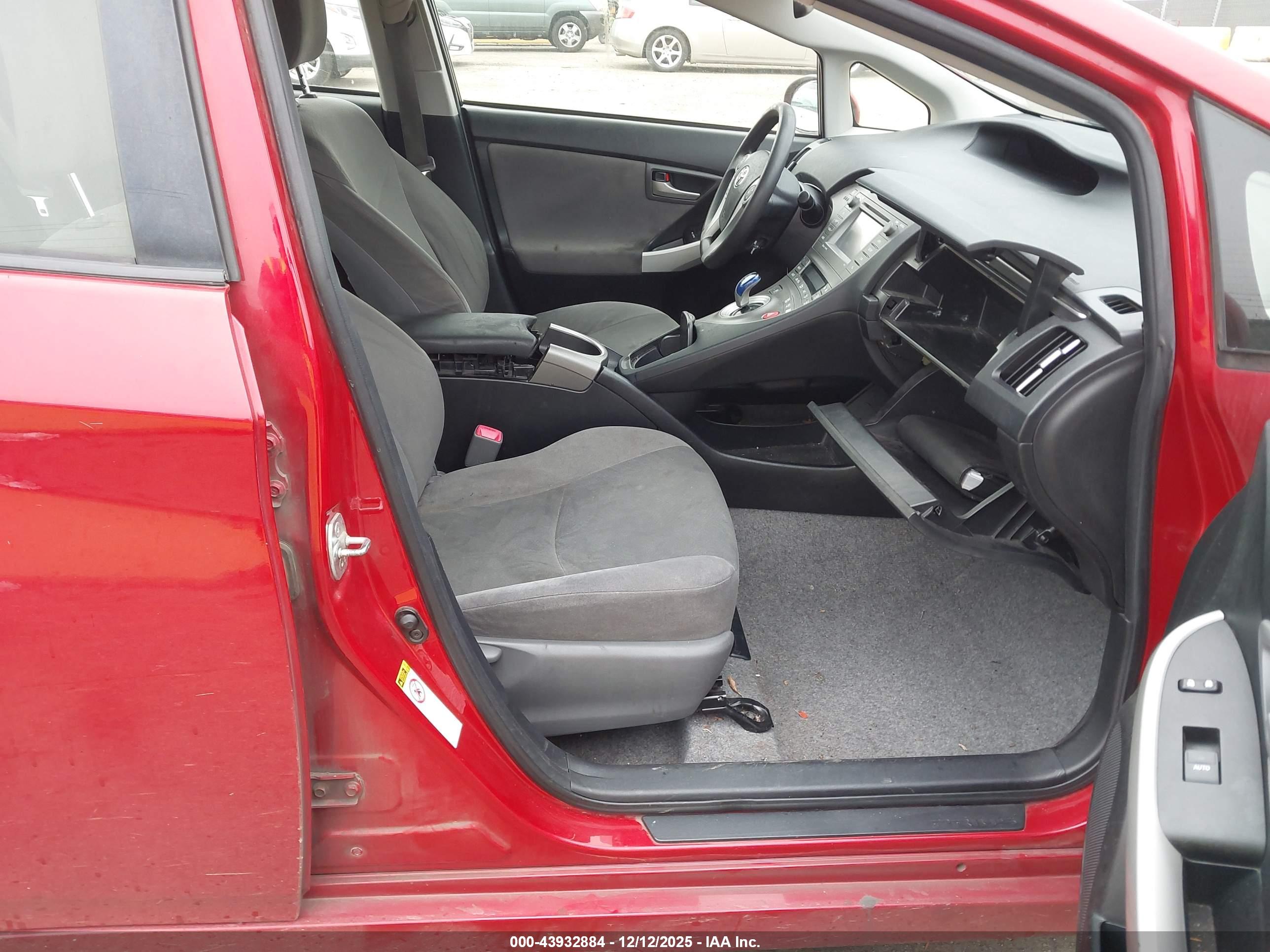 TOYOTA PRIUS image 5