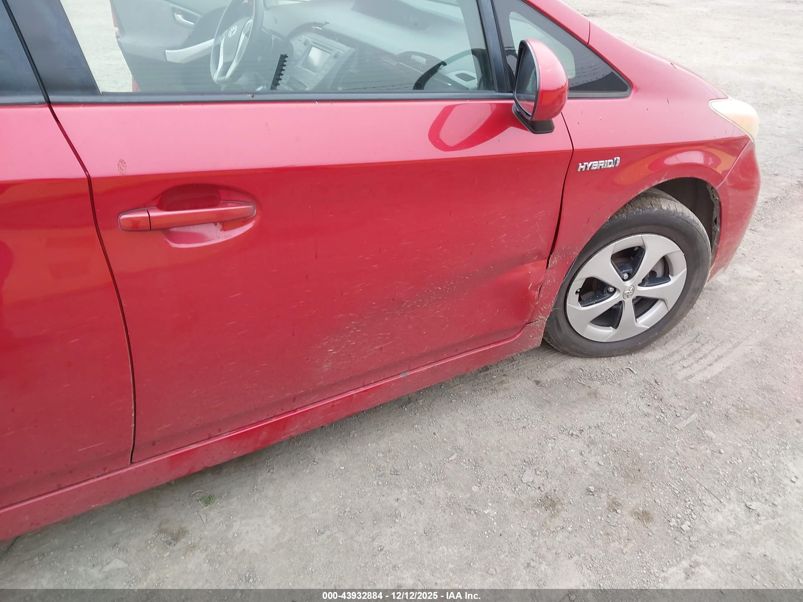 TOYOTA PRIUS image 6
