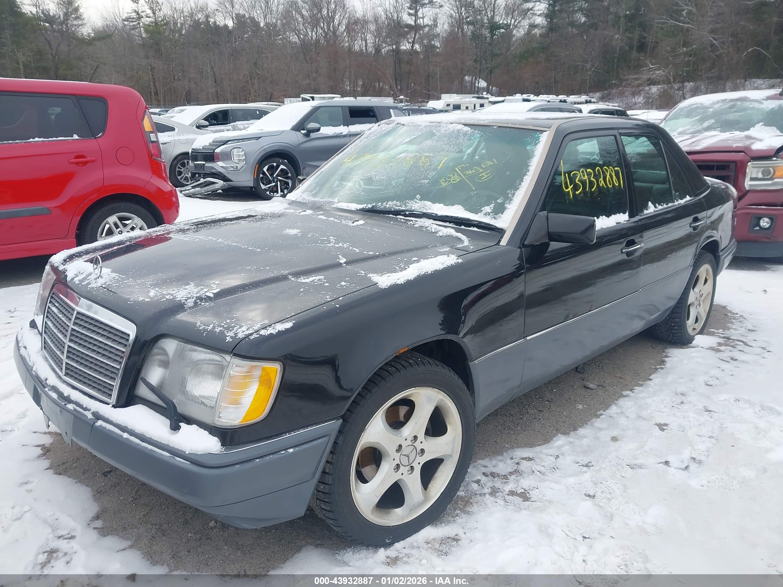 MERCEDES-BENZ E image 2