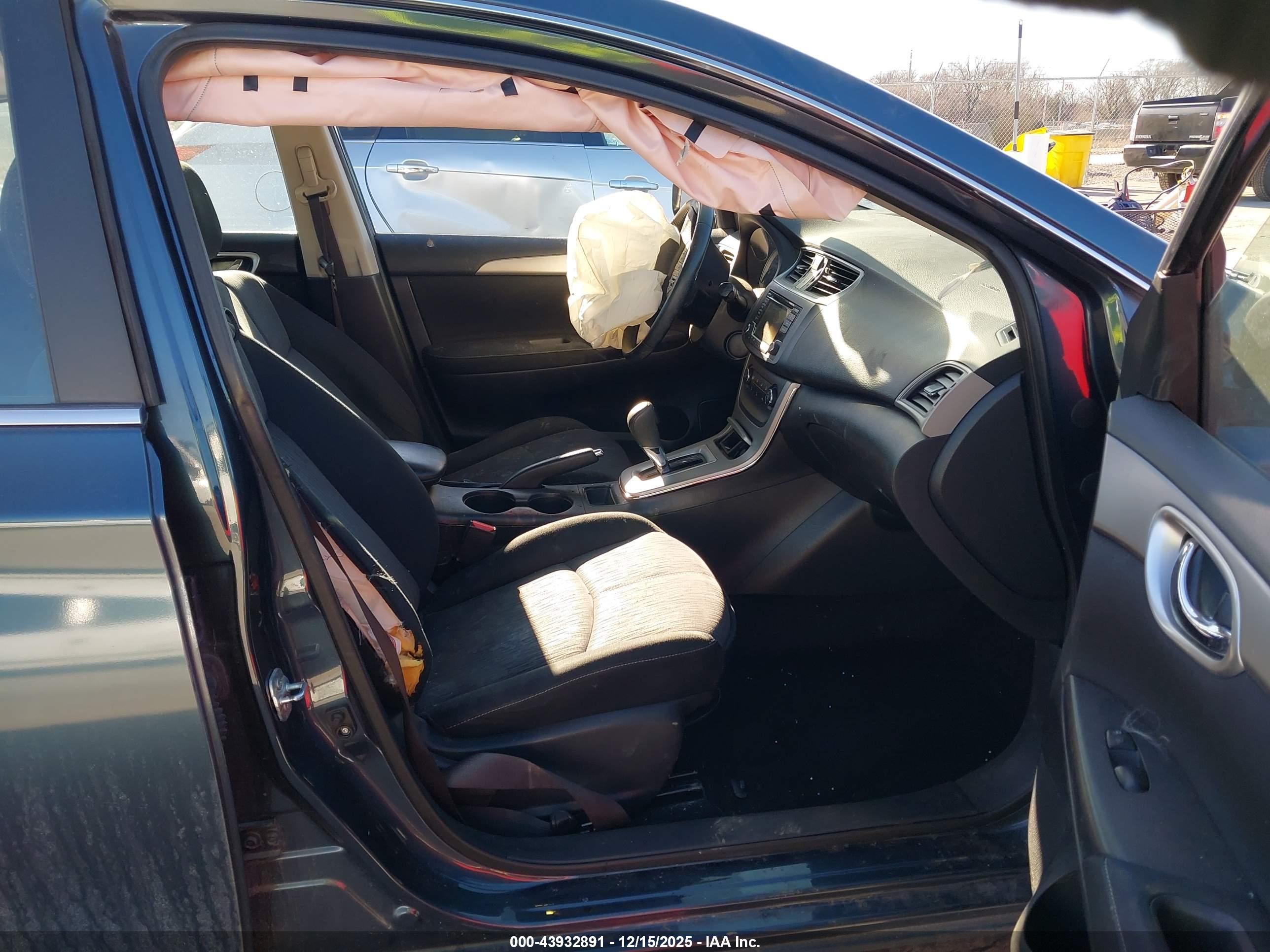 NISSAN SENTRA image 5