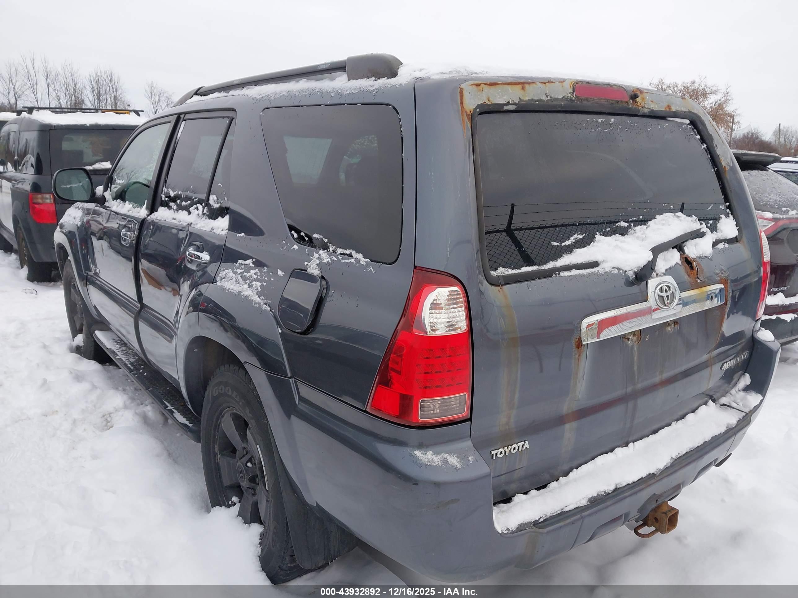 TOYOTA 4RUNNER image 3
