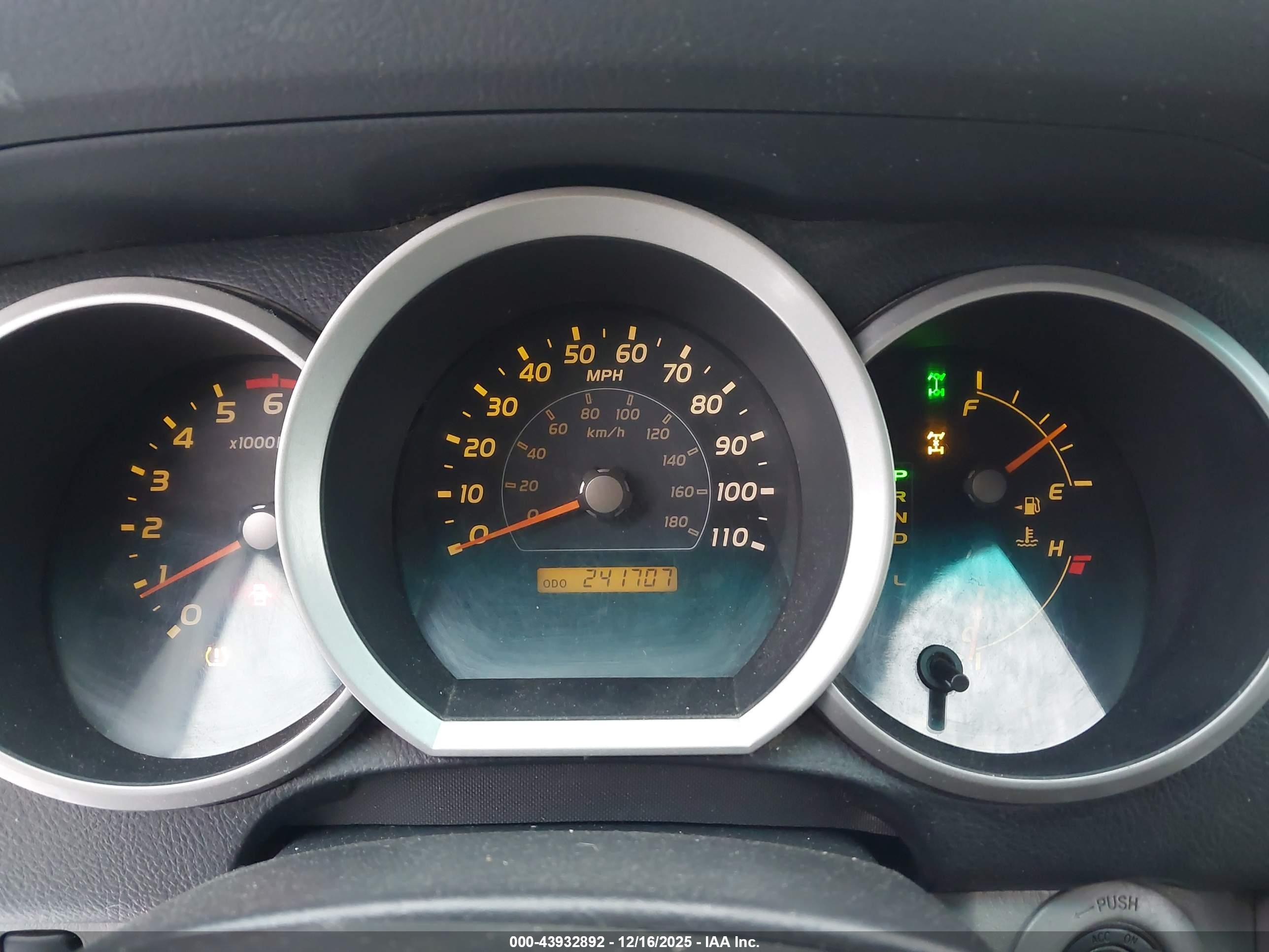 TOYOTA 4RUNNER image 7