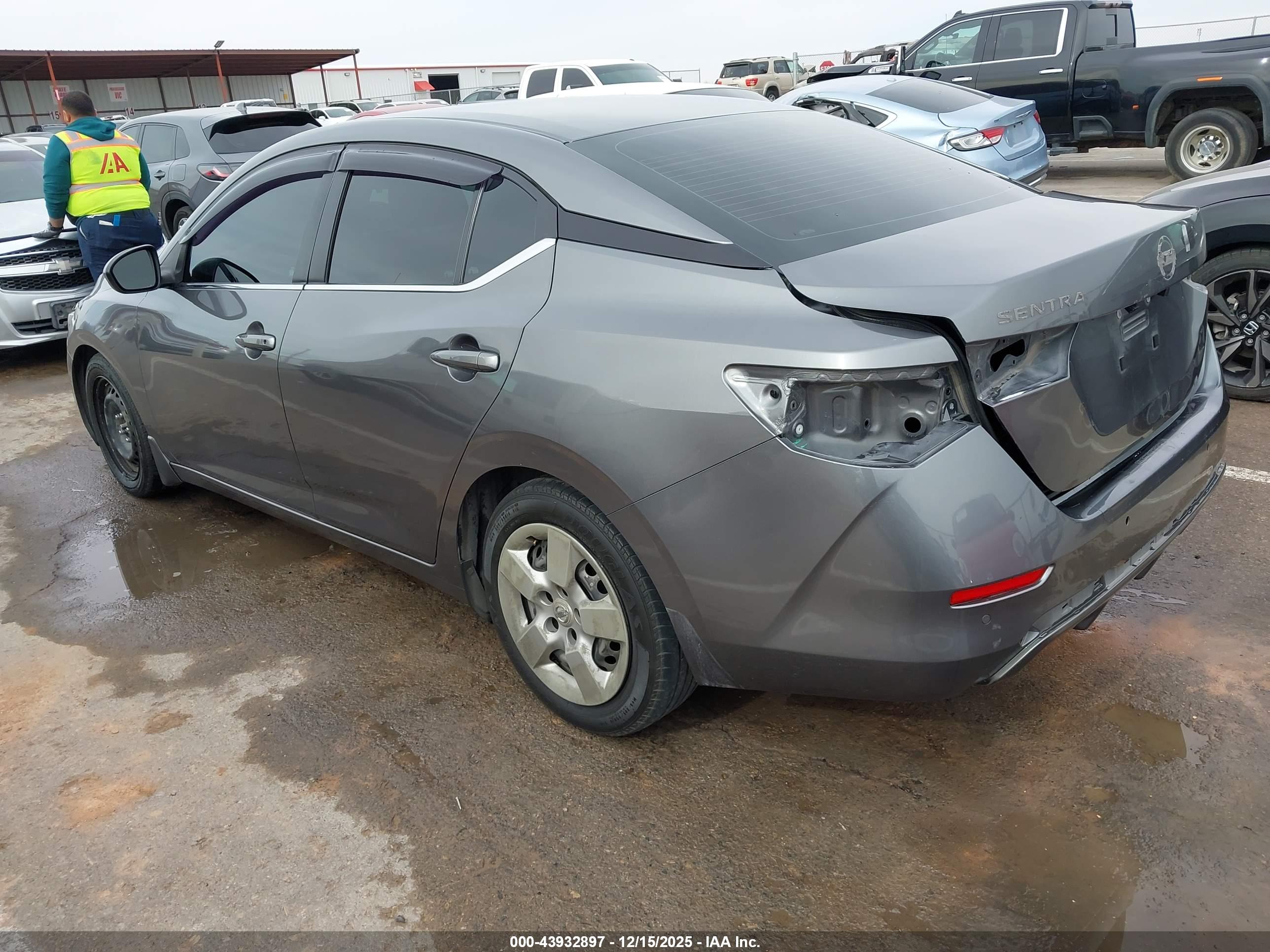 NISSAN SENTRA image 3