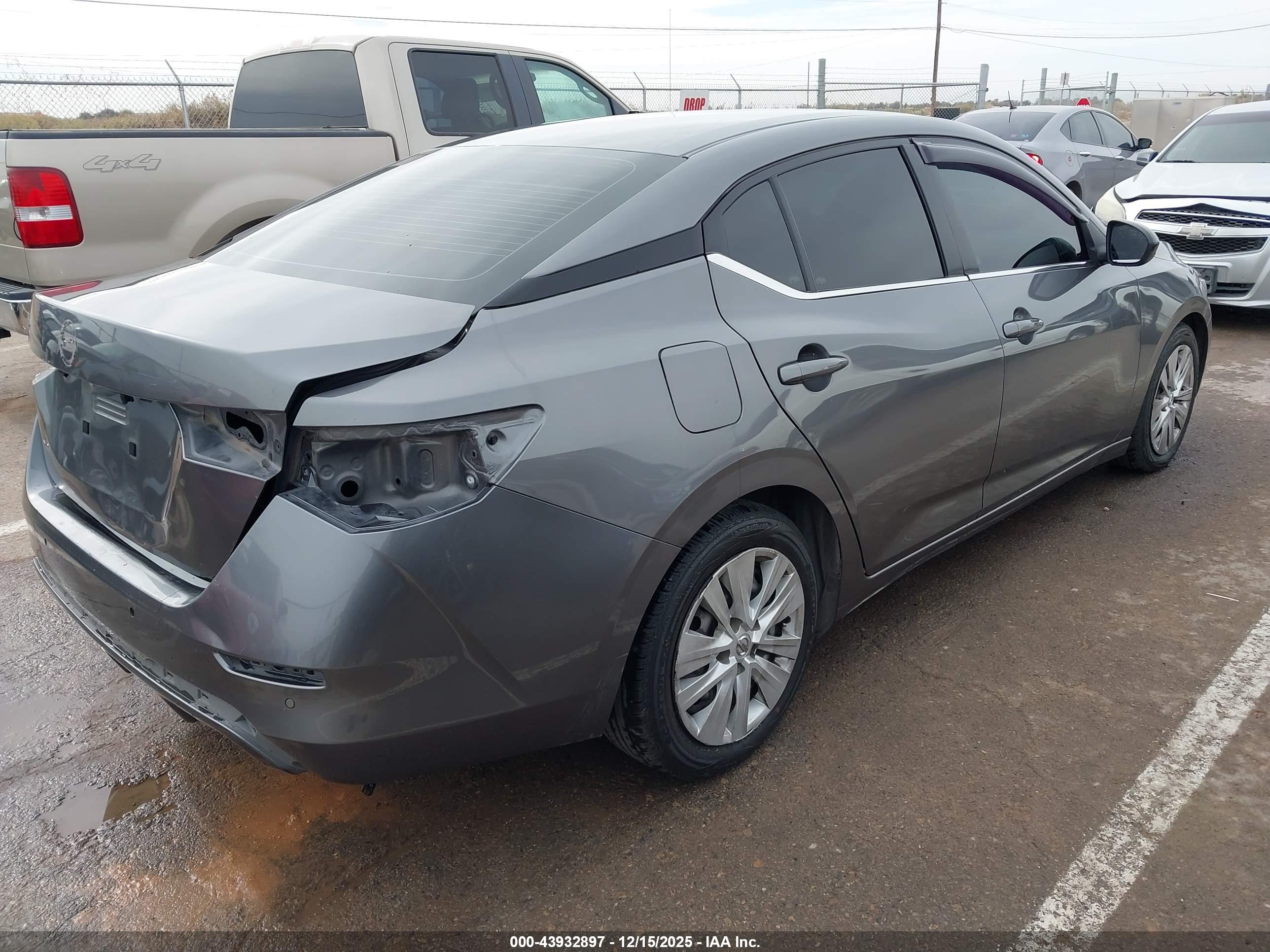 NISSAN SENTRA image 4