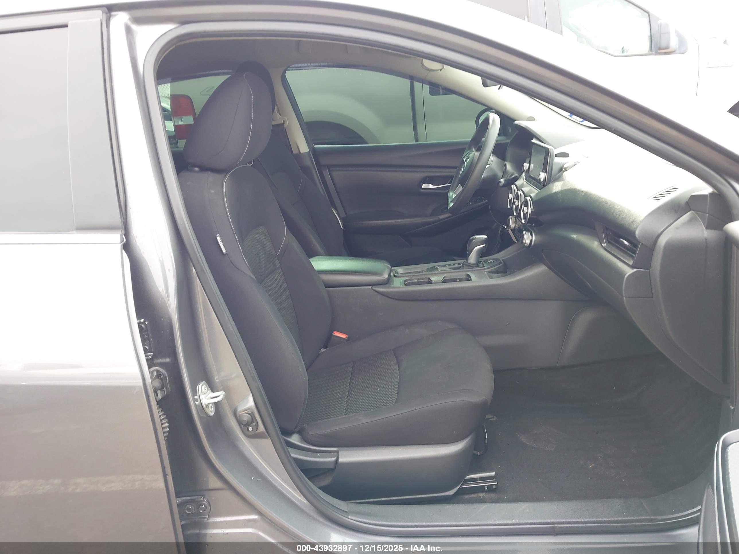 NISSAN SENTRA image 5