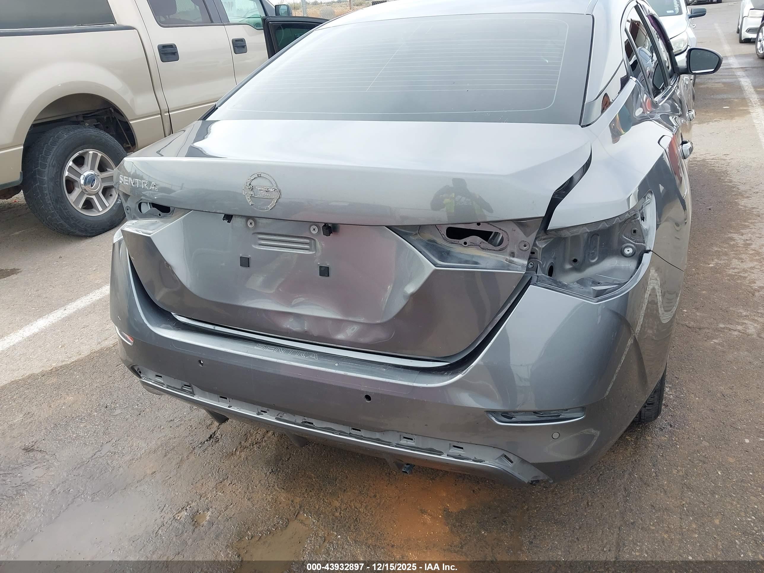NISSAN SENTRA image 6
