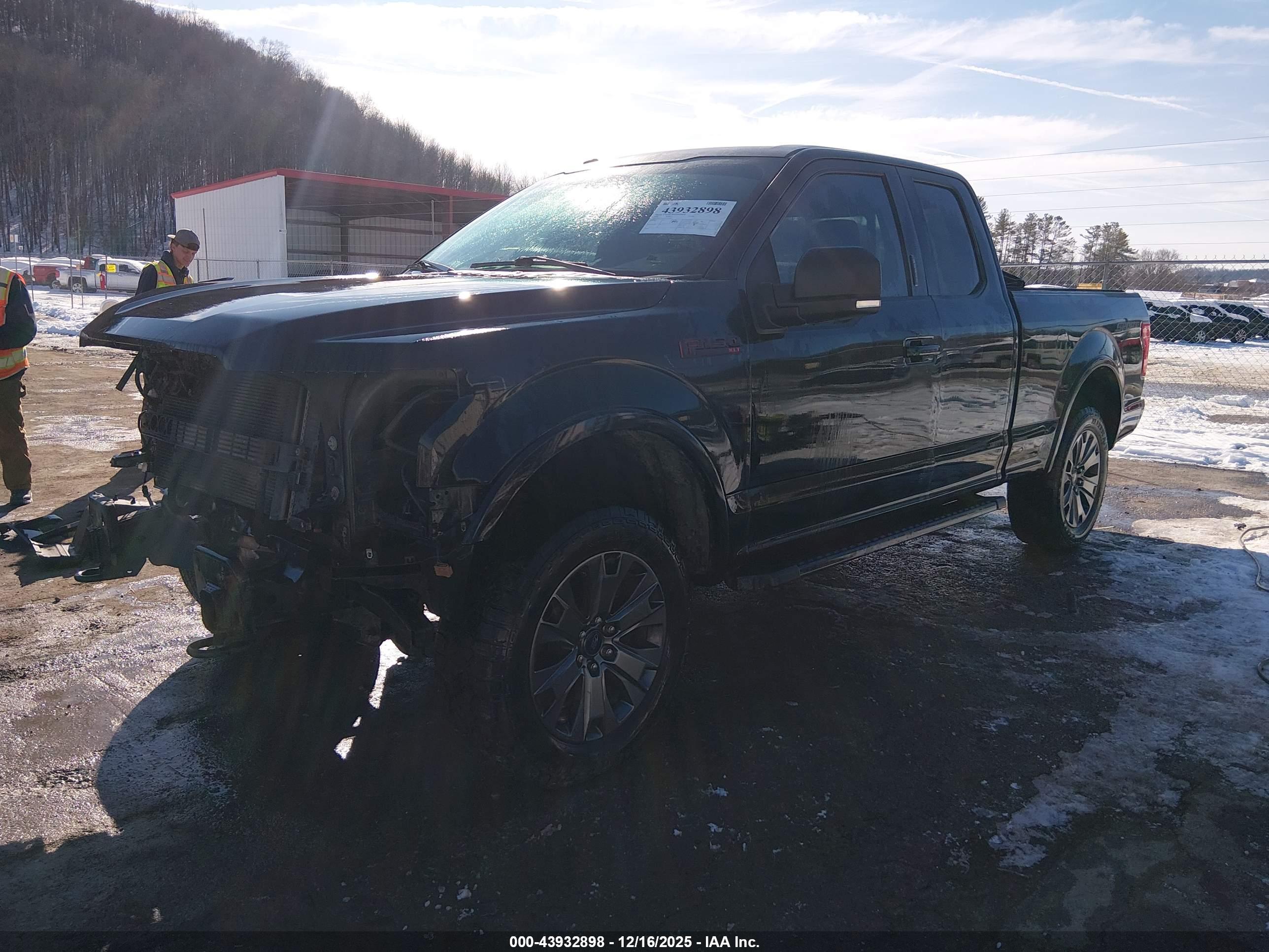 FORD F-150 image 2