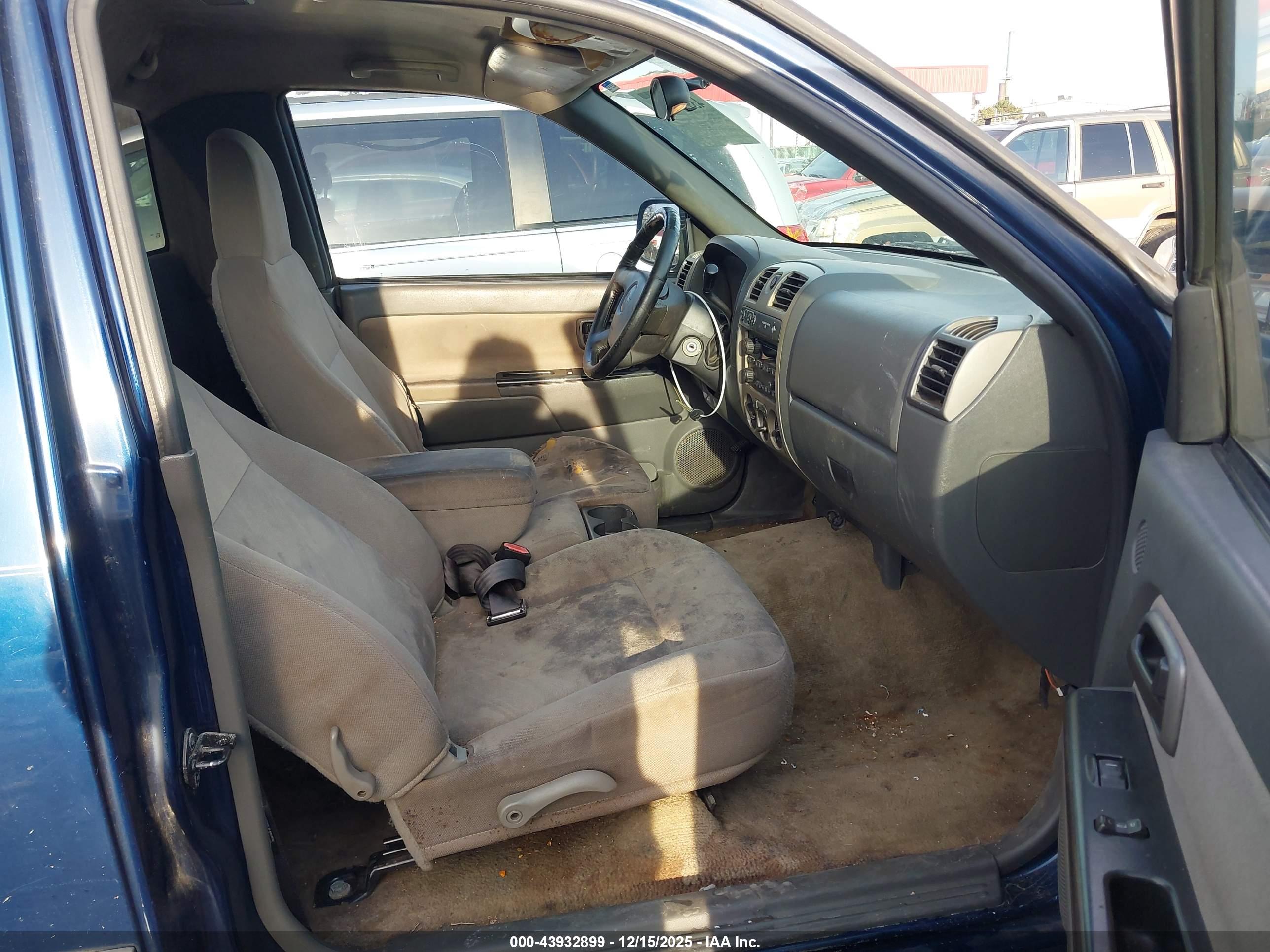 CHEVROLET COLORADO image 5
