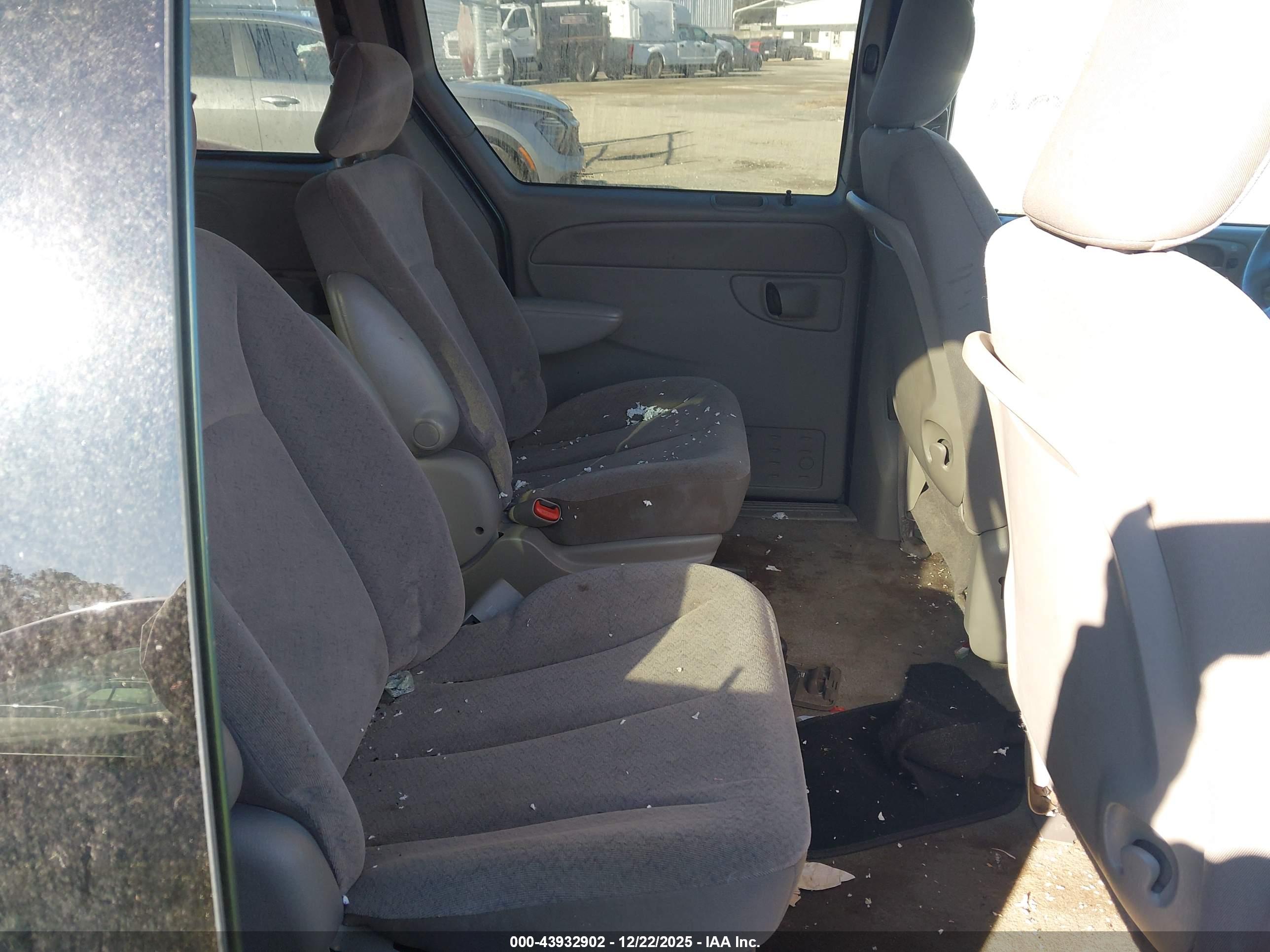 DODGE GRAND image 8