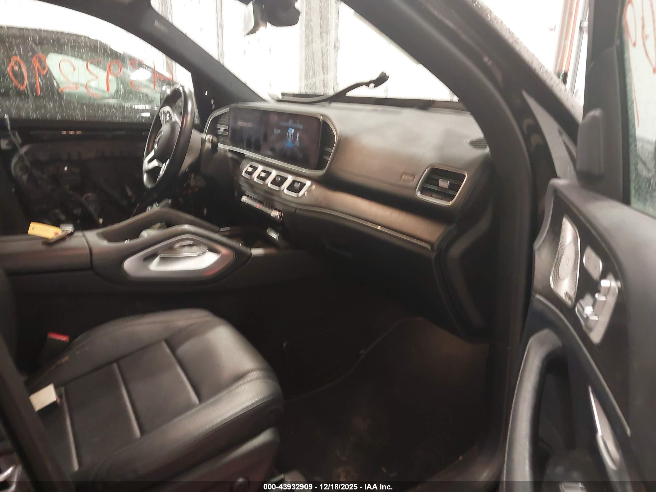 MERCEDES-BENZ GLS image 5