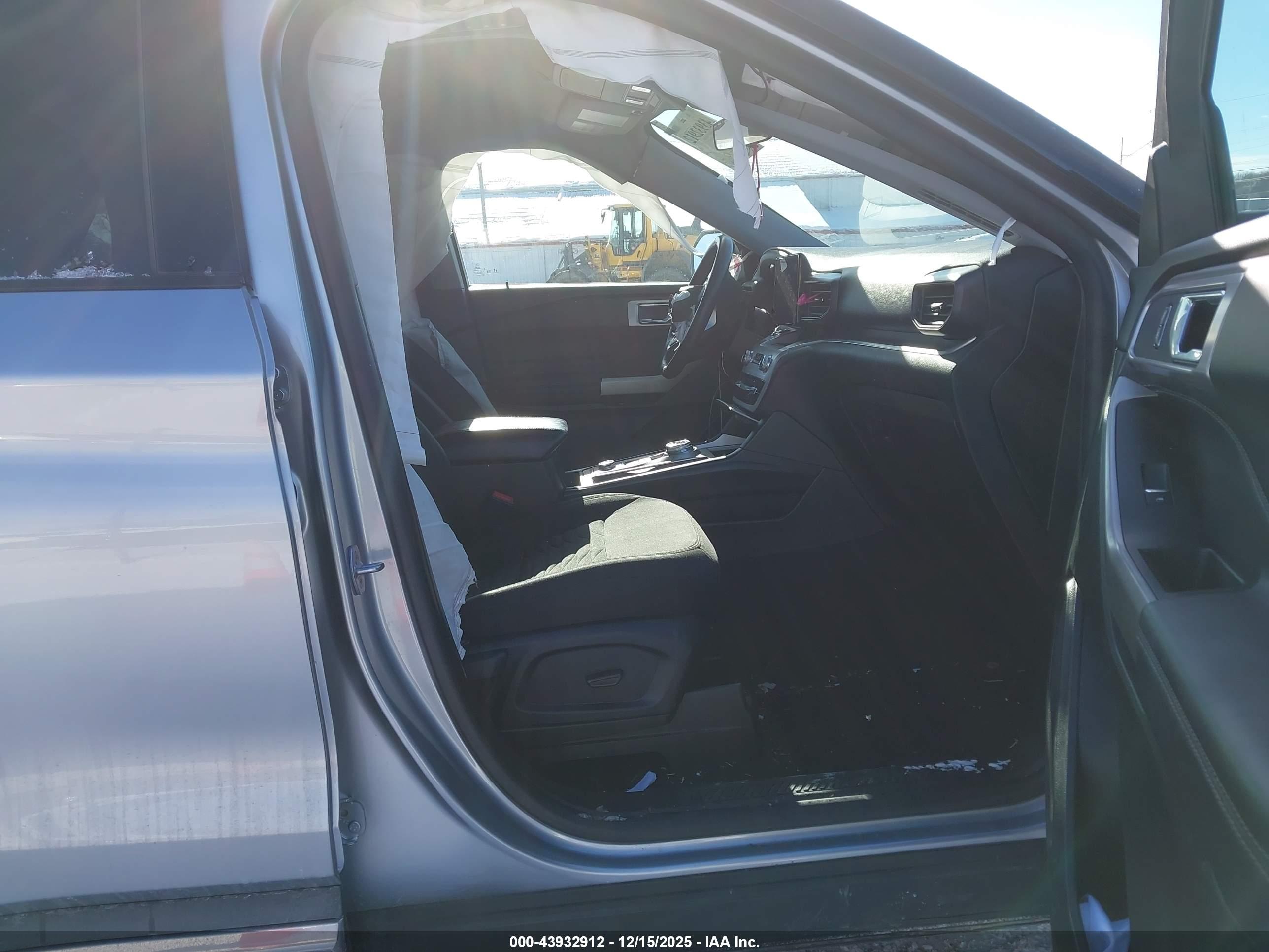 FORD EXPLORER image 5