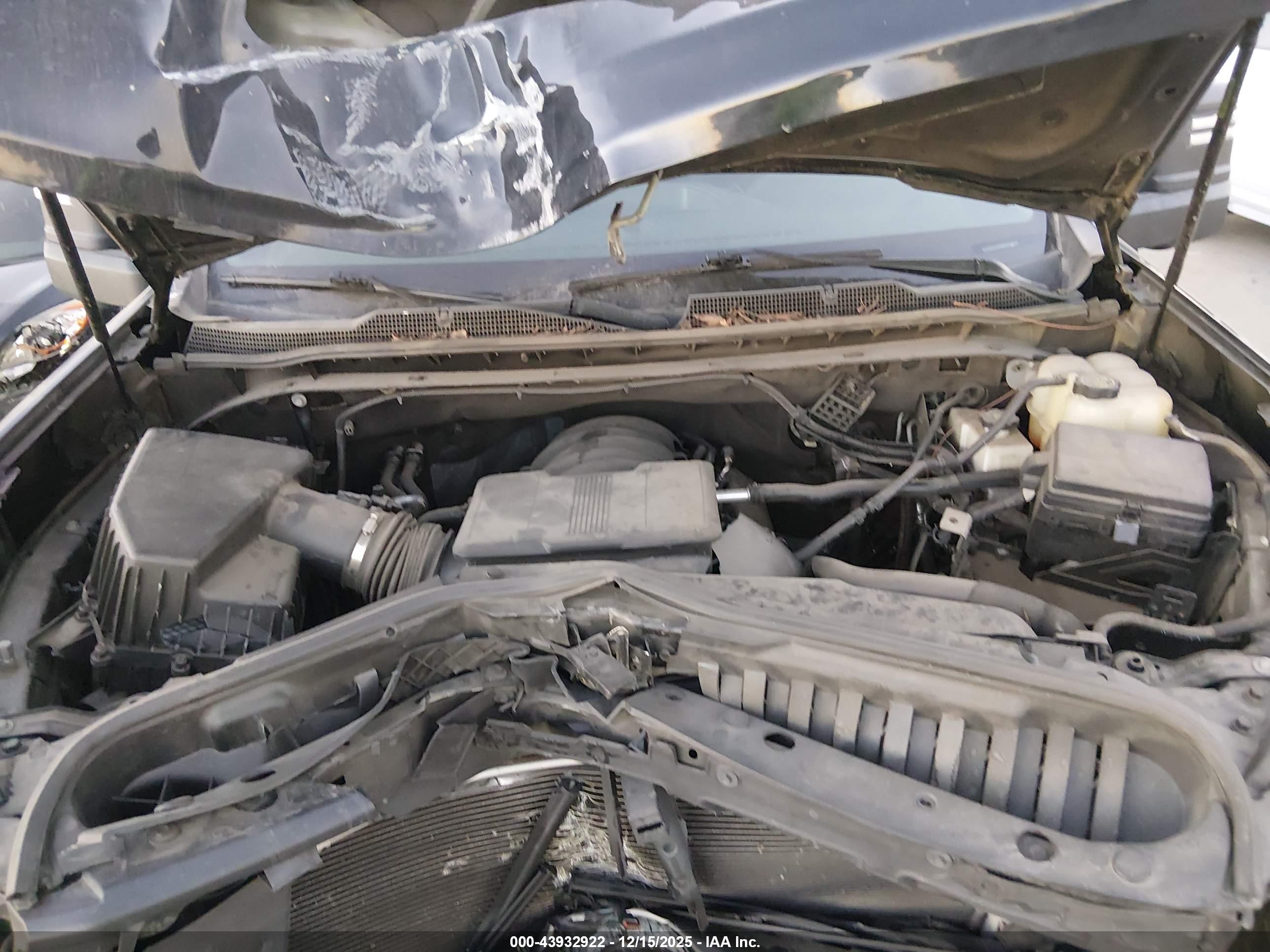 CHEVROLET SILVERADO image 10
