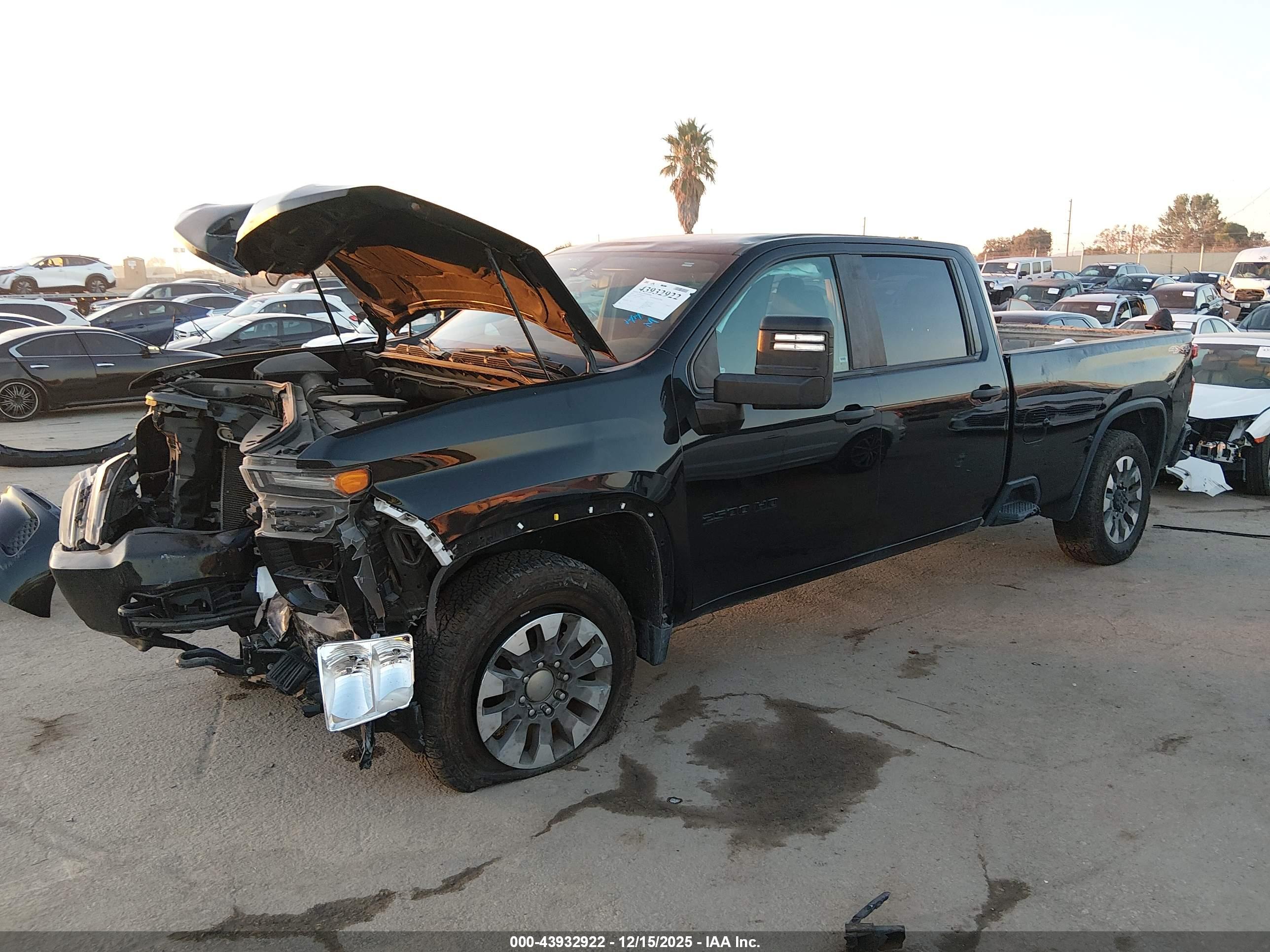 CHEVROLET SILVERADO image 2