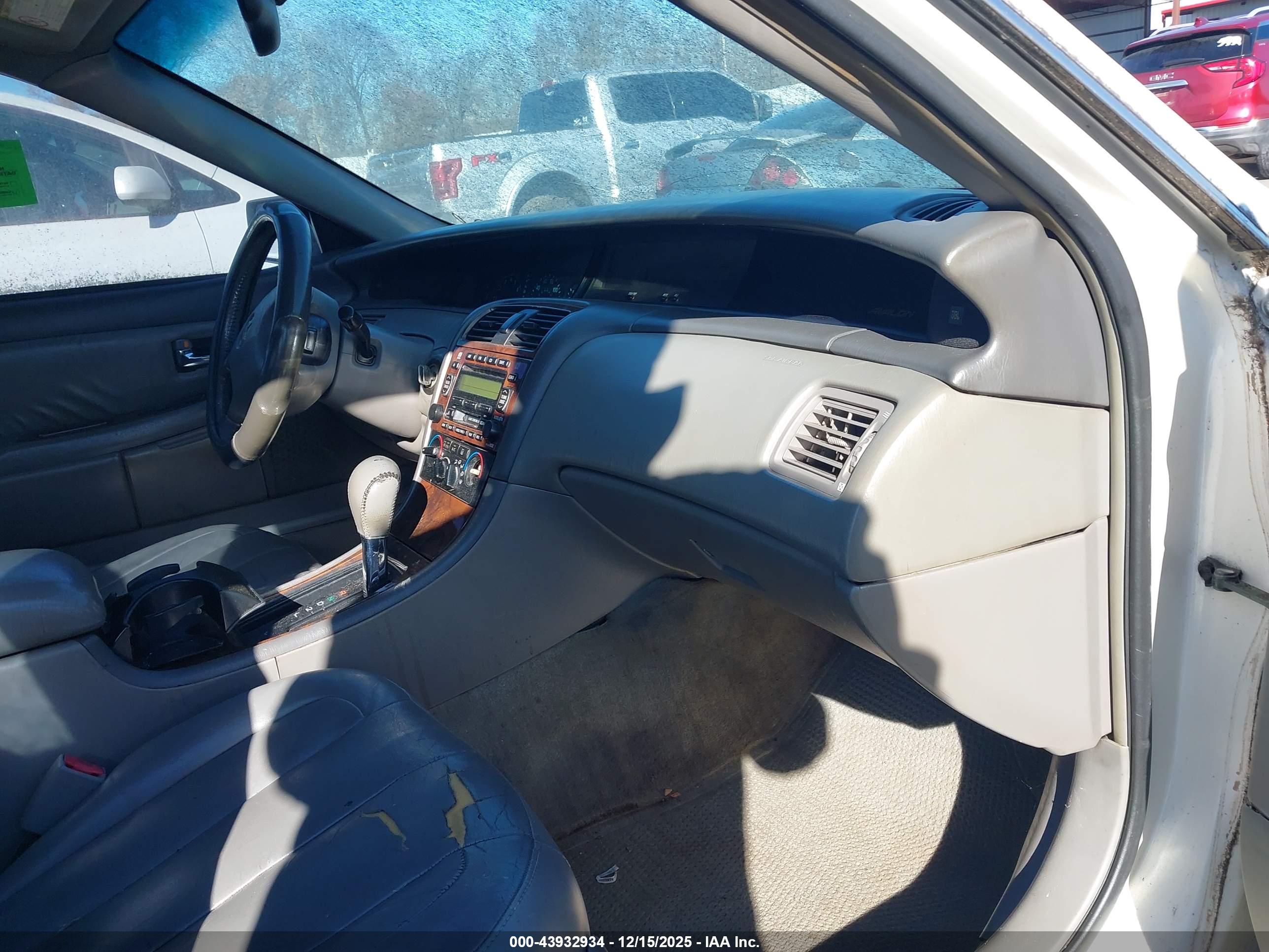 TOYOTA AVALON image 5
