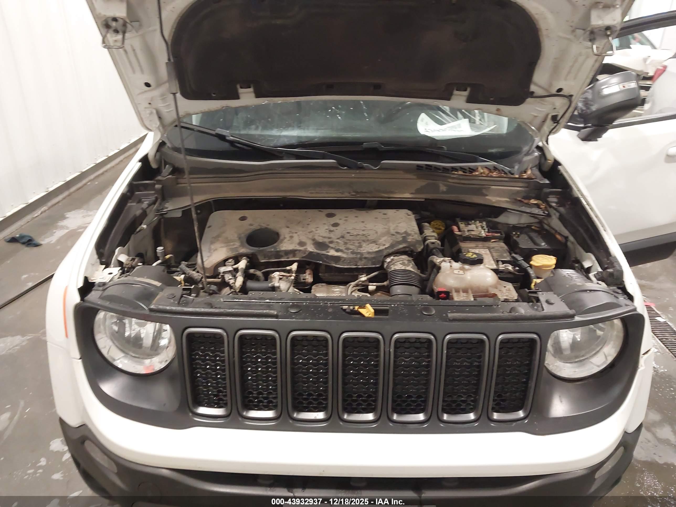 JEEP RENEGADE image 10