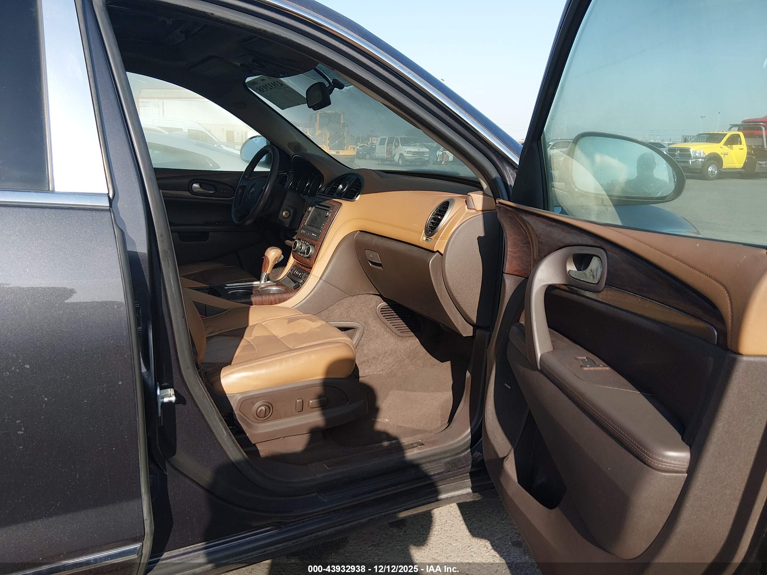 BUICK ENCLAVE image 5