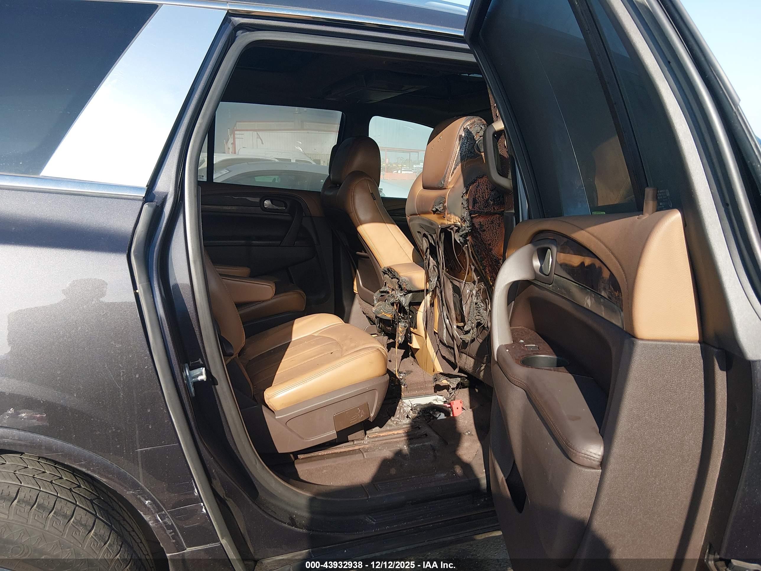 BUICK ENCLAVE image 8