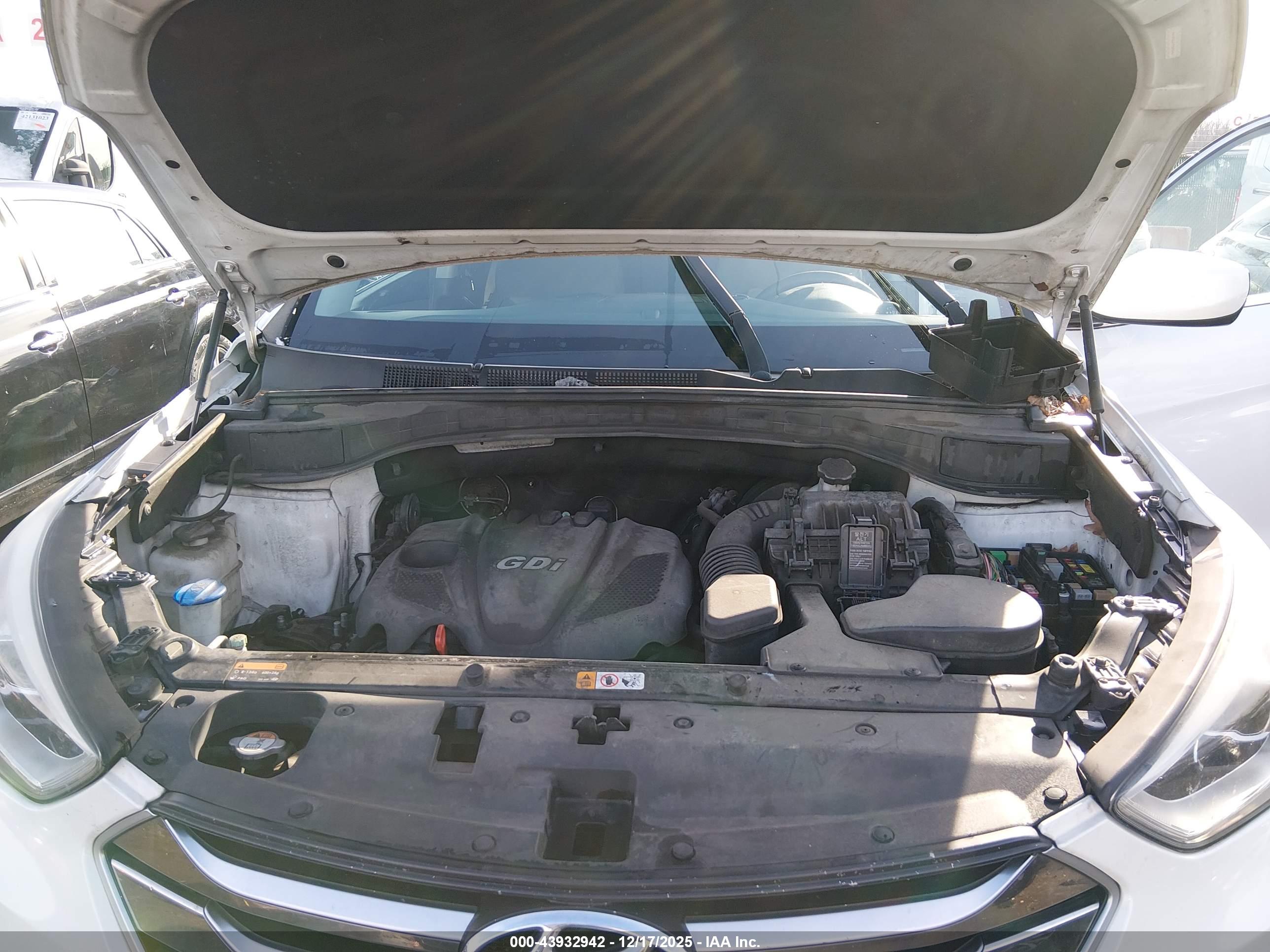HYUNDAI SANTA image 10