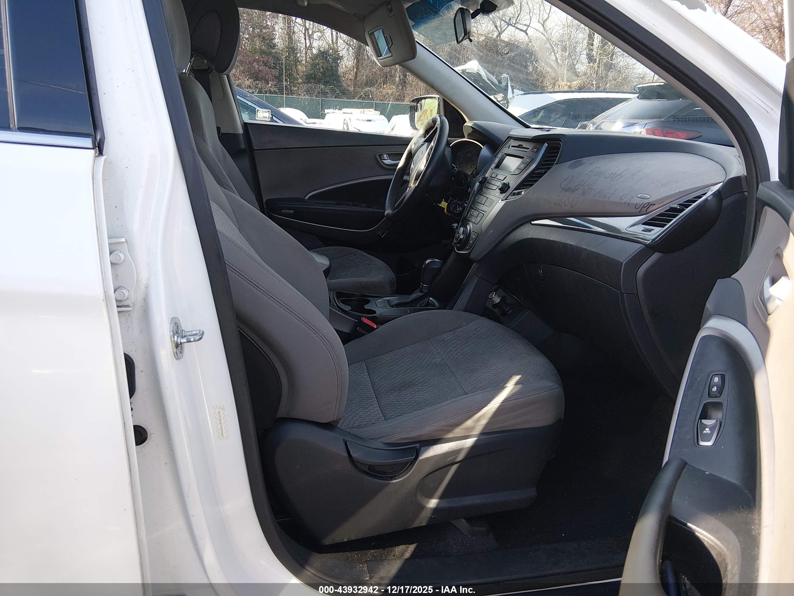 HYUNDAI SANTA image 5