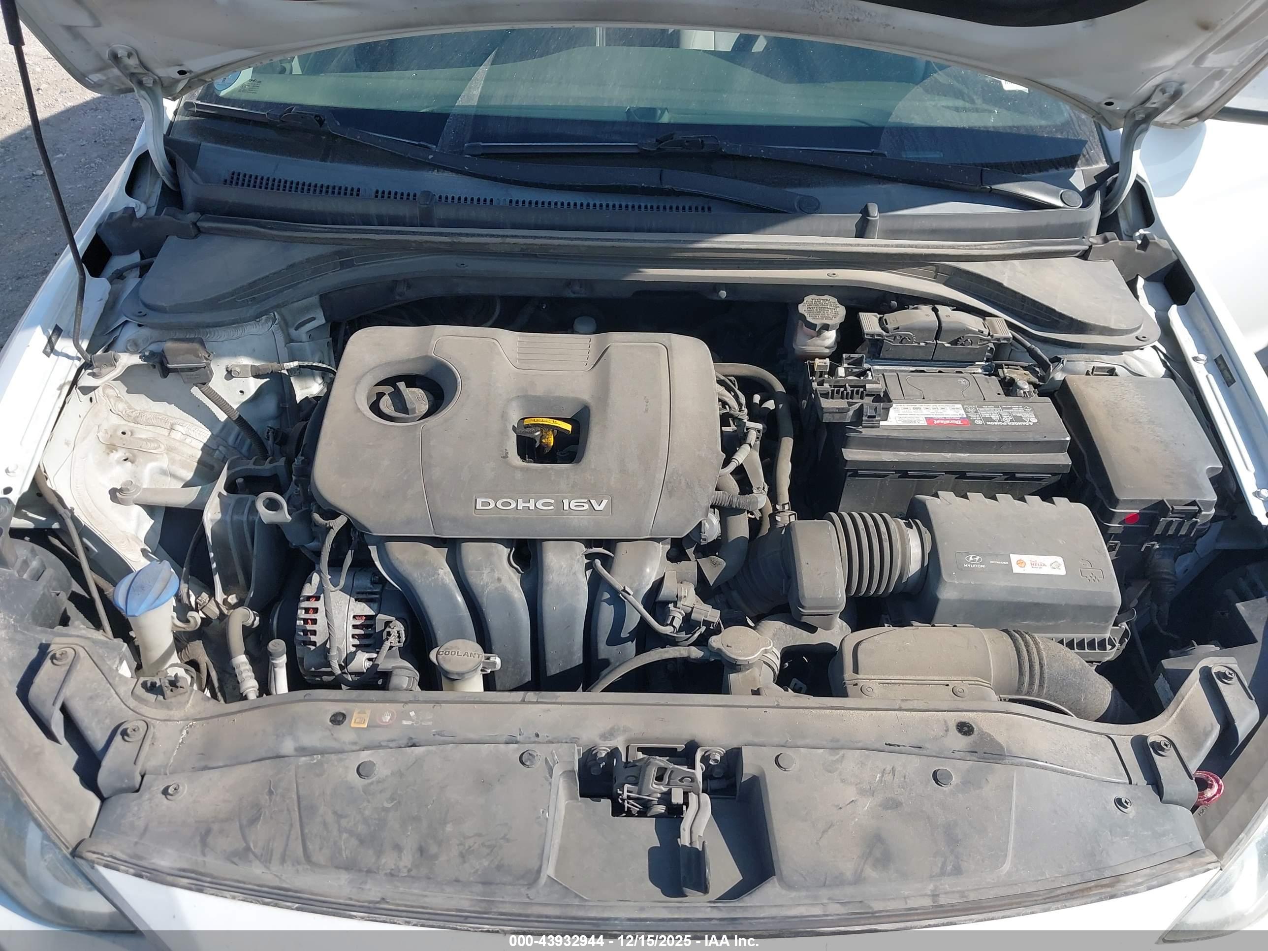 HYUNDAI ELANTRA image 10
