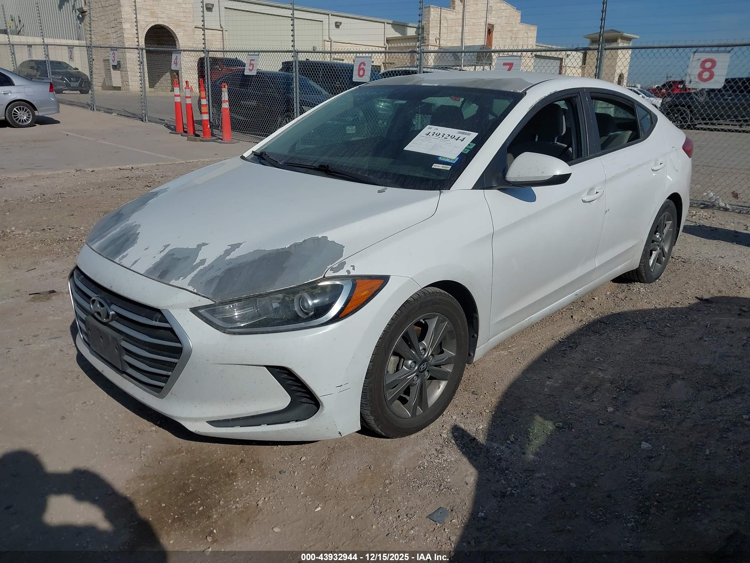 HYUNDAI ELANTRA image 2