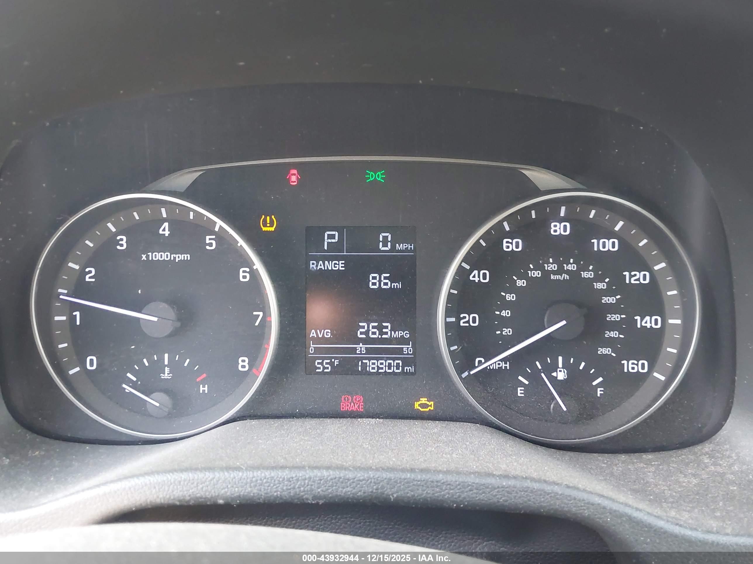 HYUNDAI ELANTRA image 7