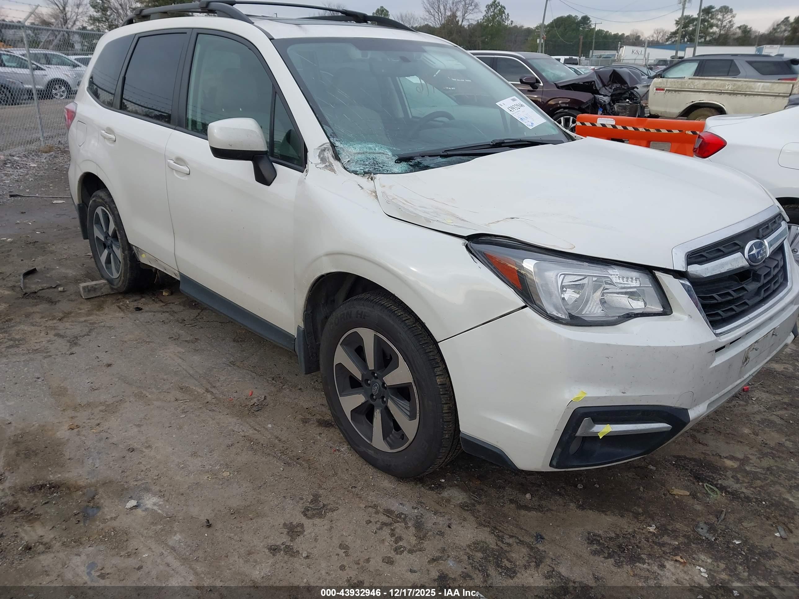 SUBARU FORESTER image 6