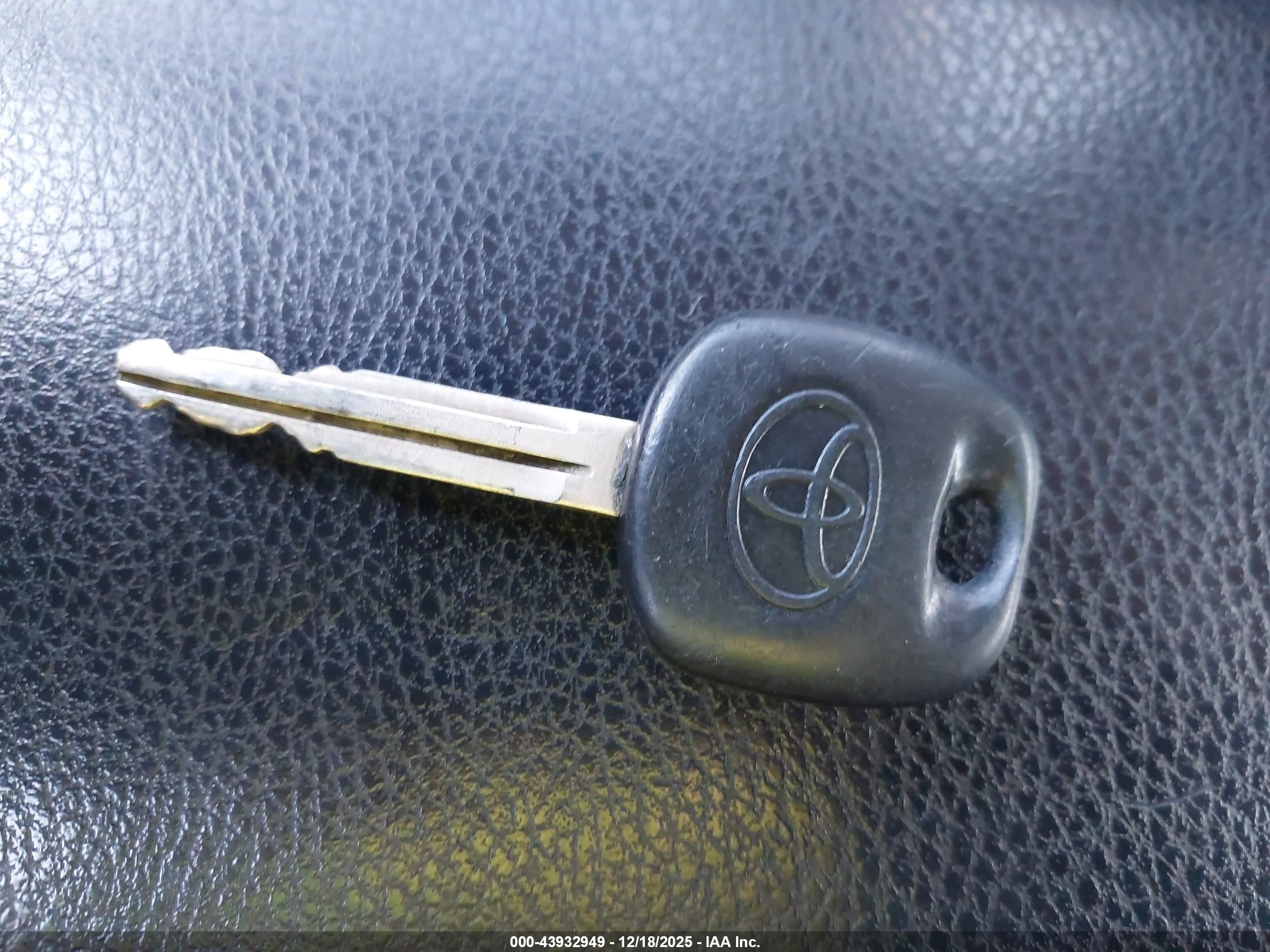 TOYOTA COROLLA image 11