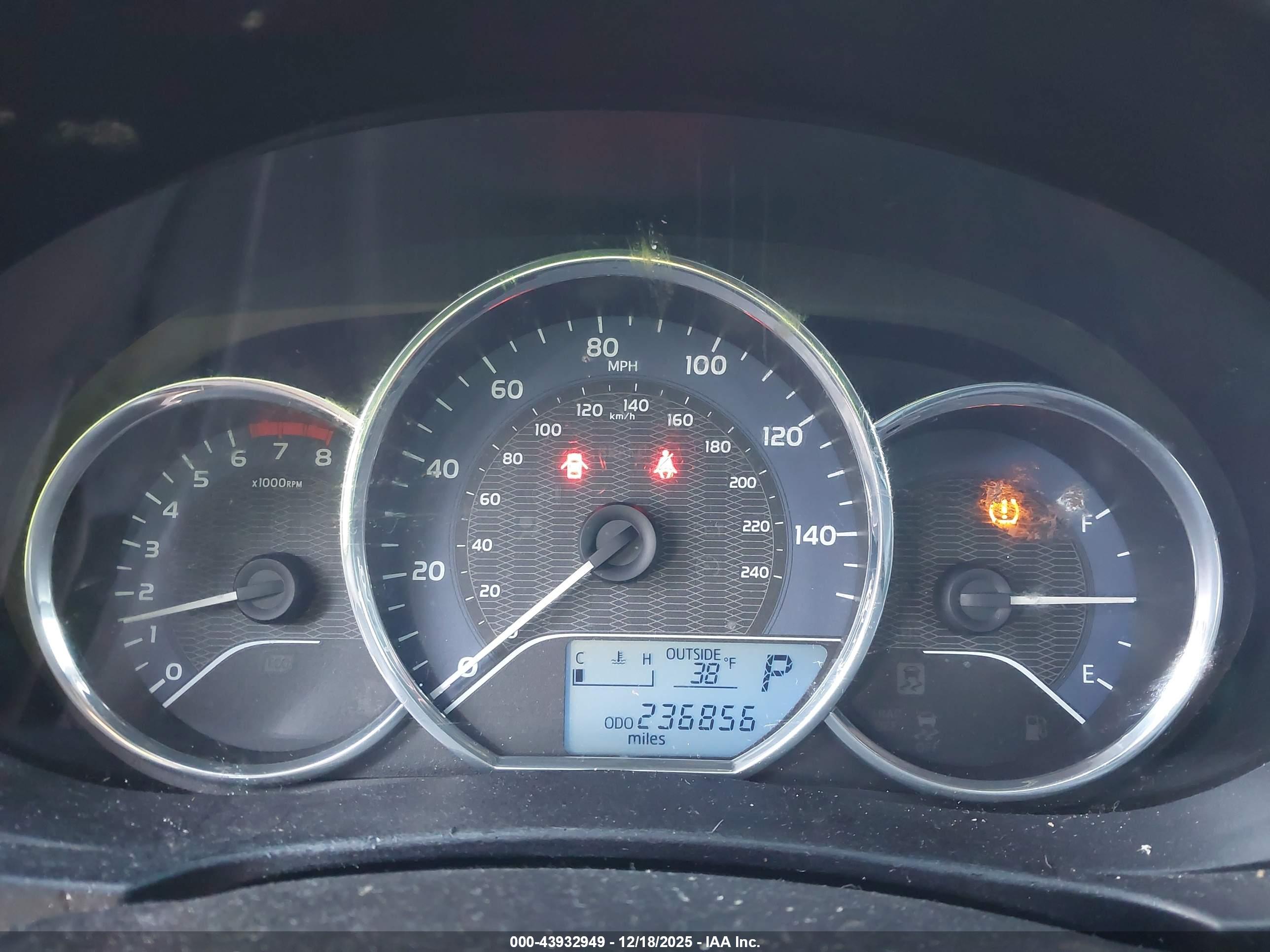TOYOTA COROLLA image 7