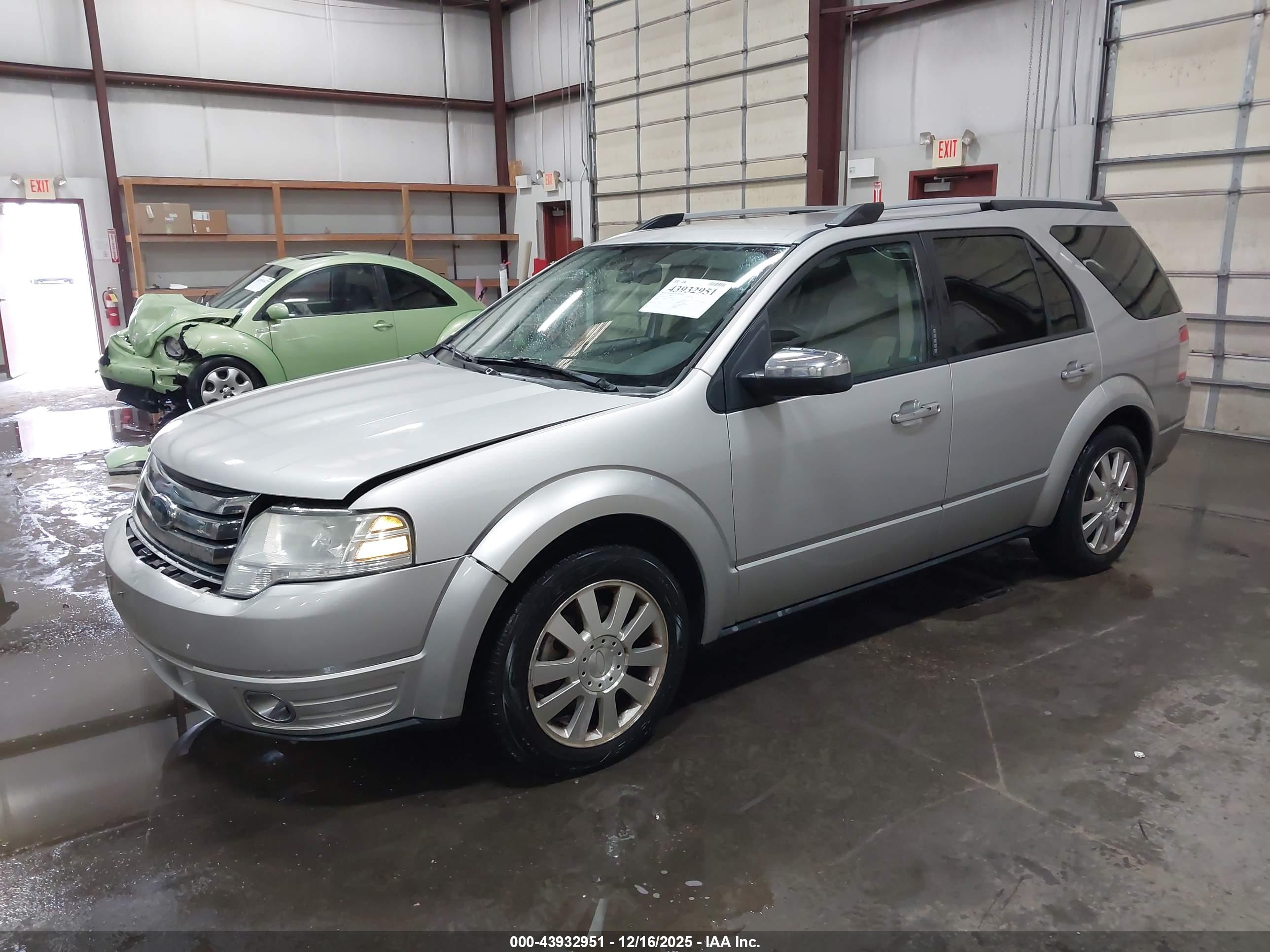 FORD TAURUS image 2