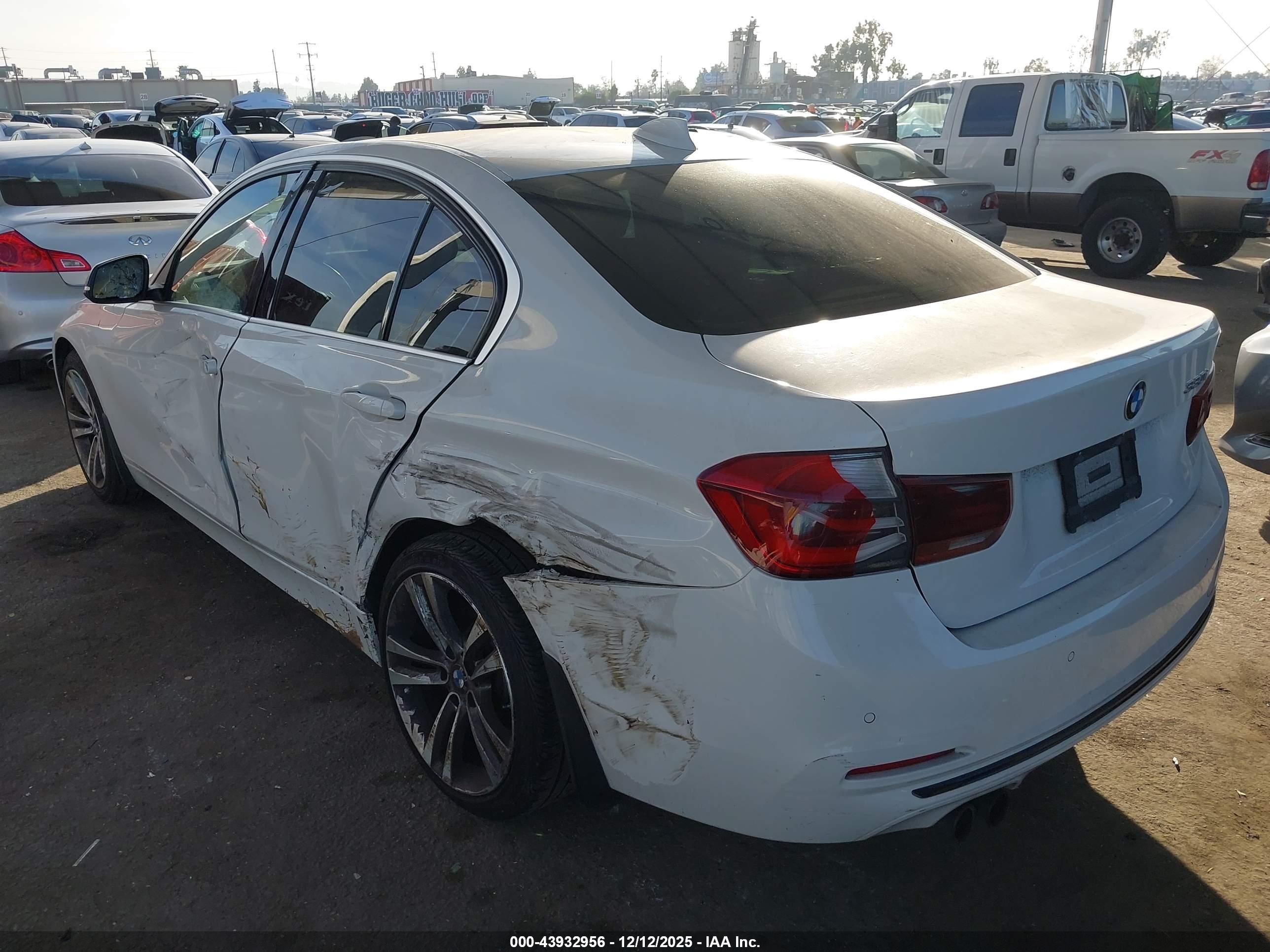 BMW 330I image 3