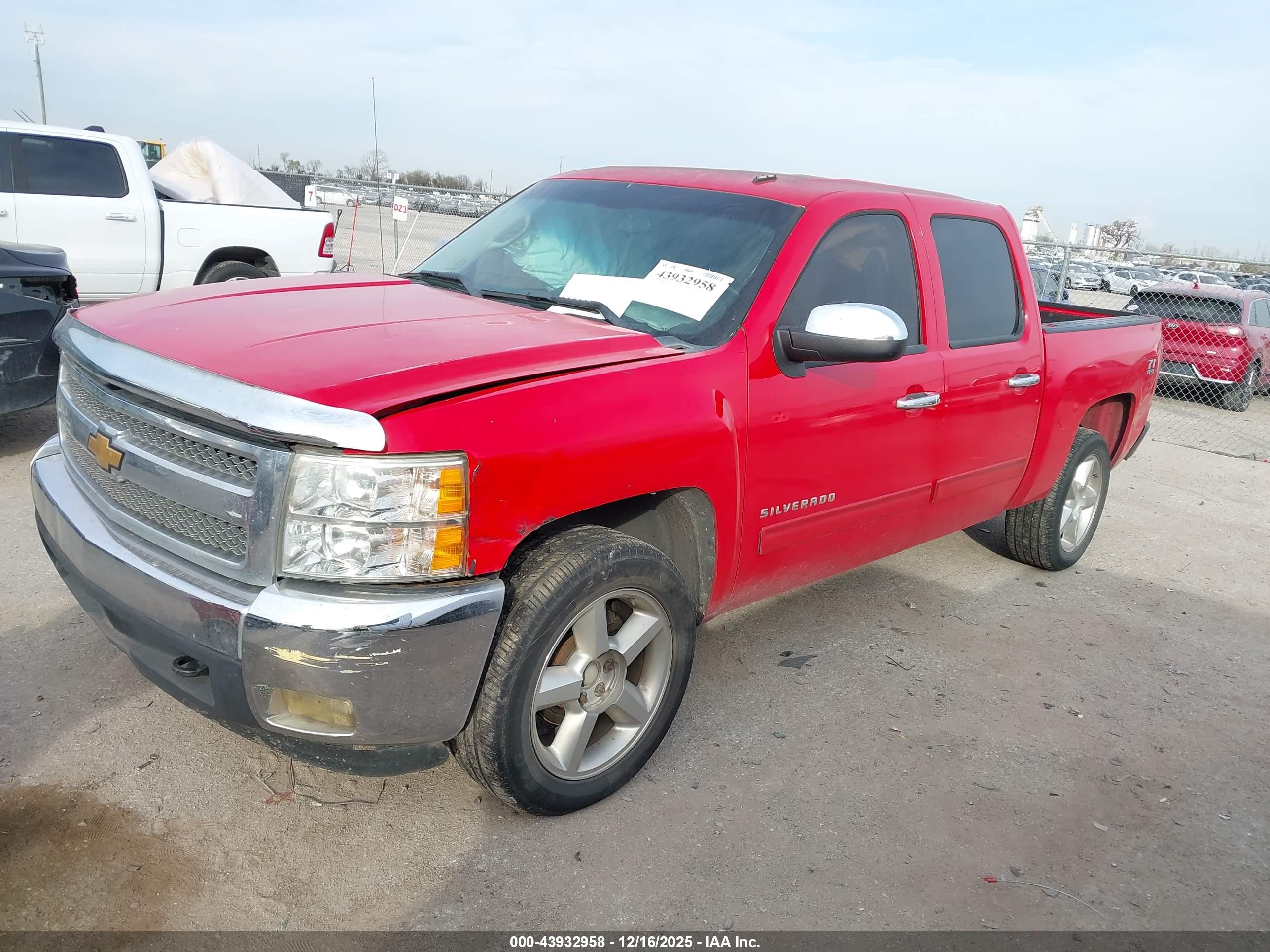 CHEVROLET SILVERADO image 2