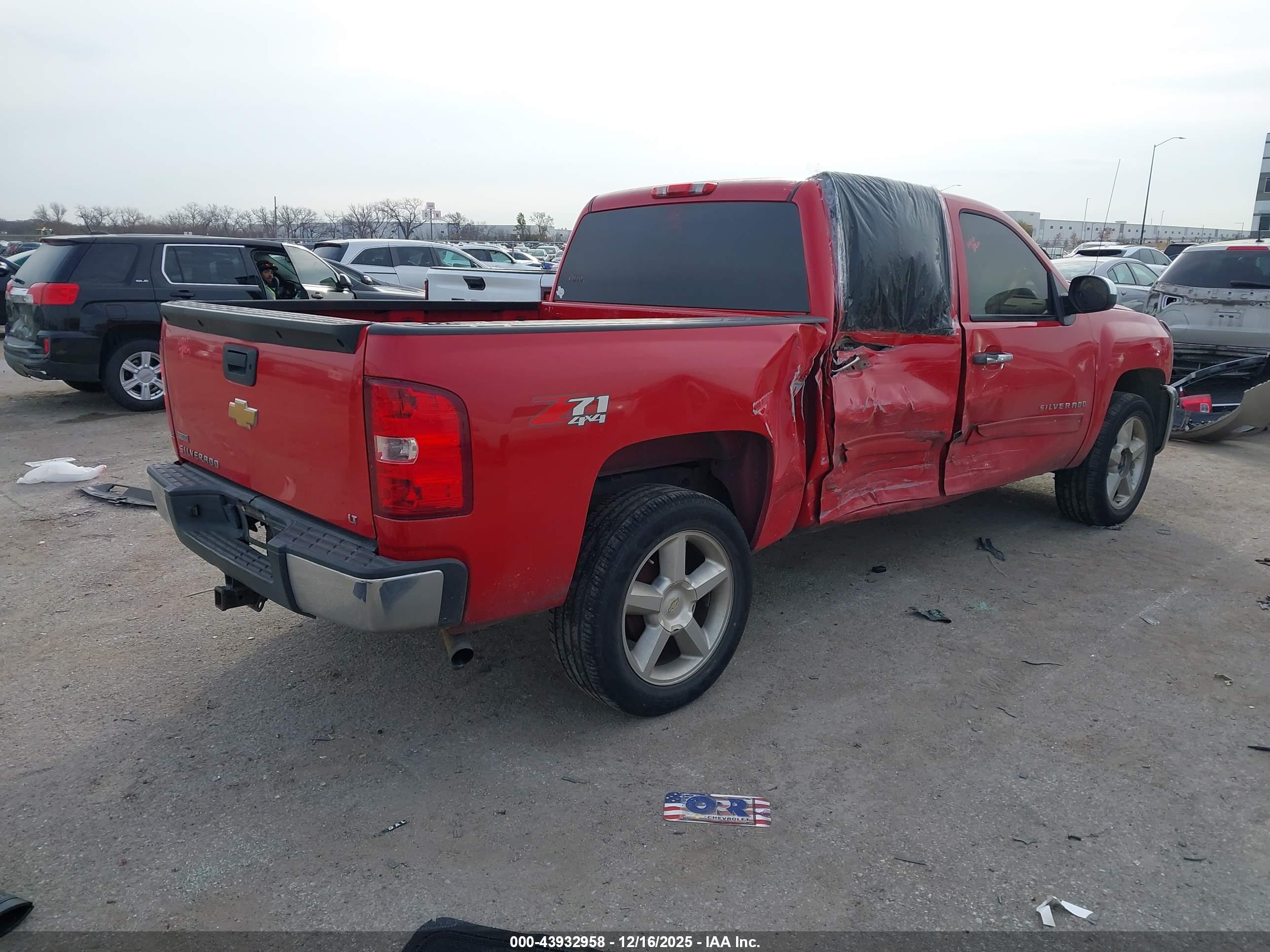 CHEVROLET SILVERADO image 4