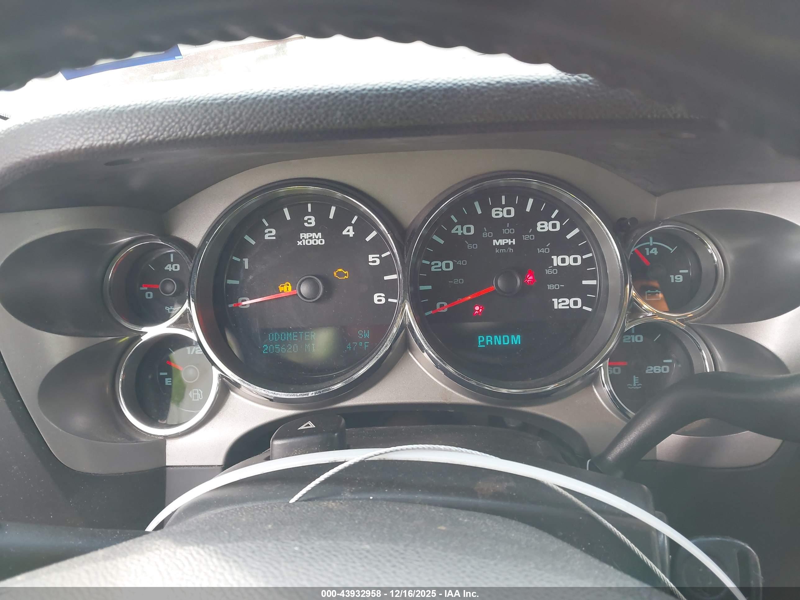CHEVROLET SILVERADO image 7