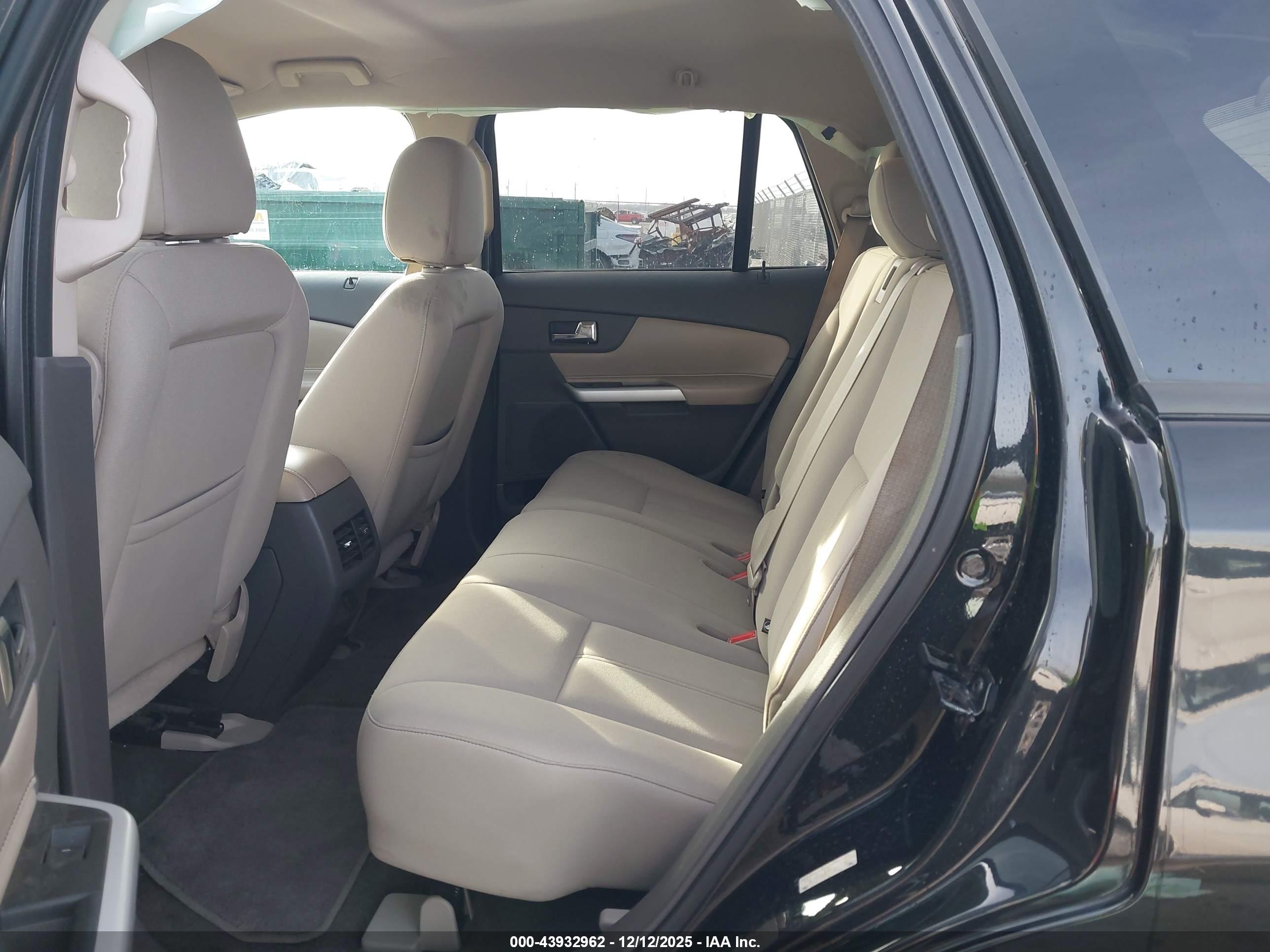 FORD EDGE image 8
