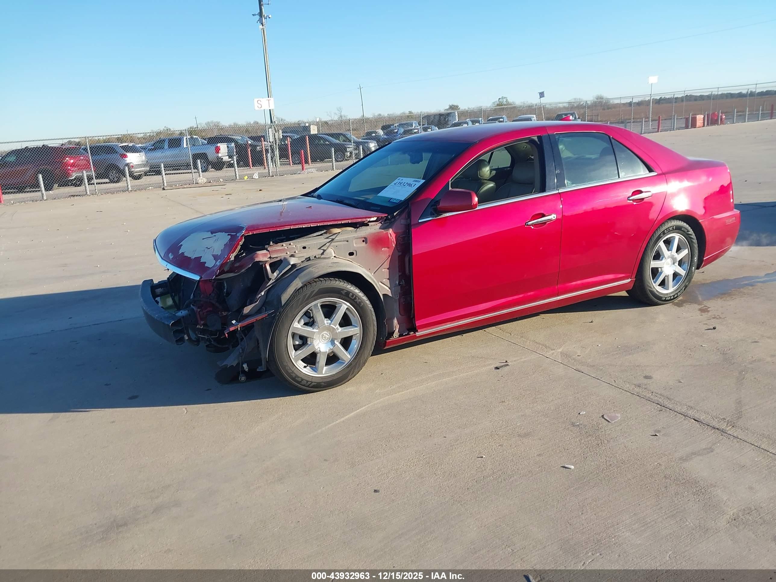 CADILLAC STS image 2