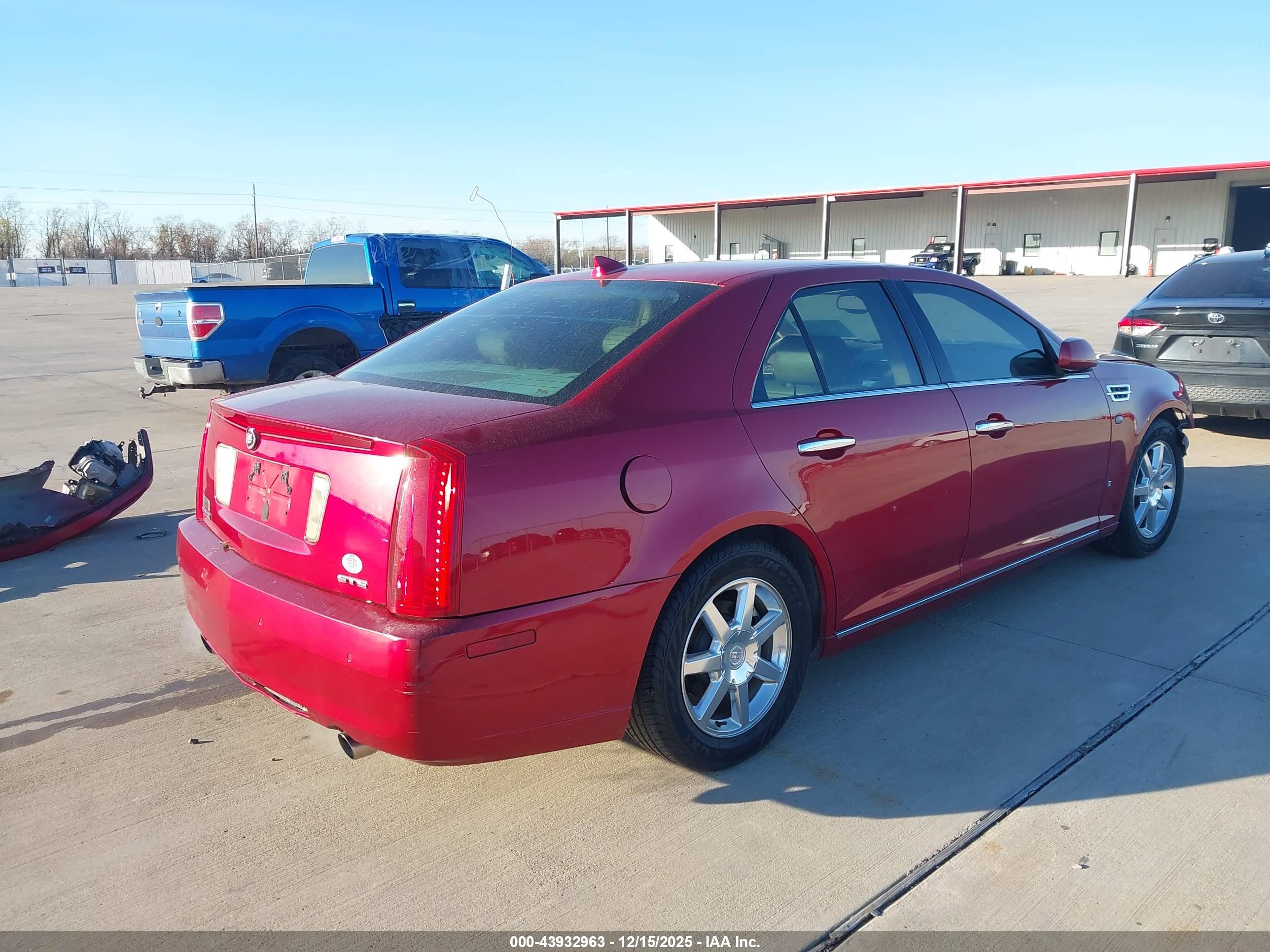 CADILLAC STS image 4