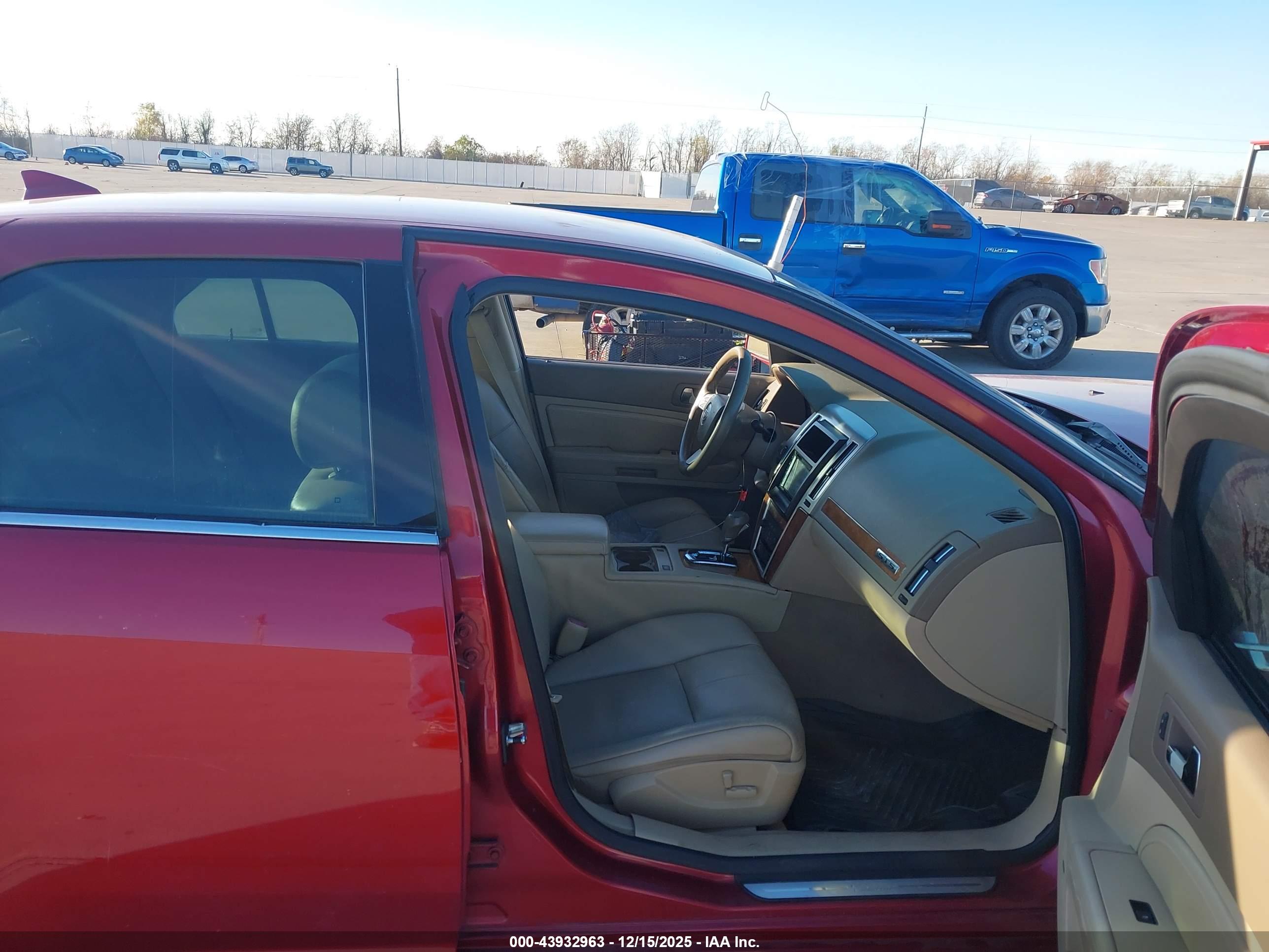 CADILLAC STS image 5
