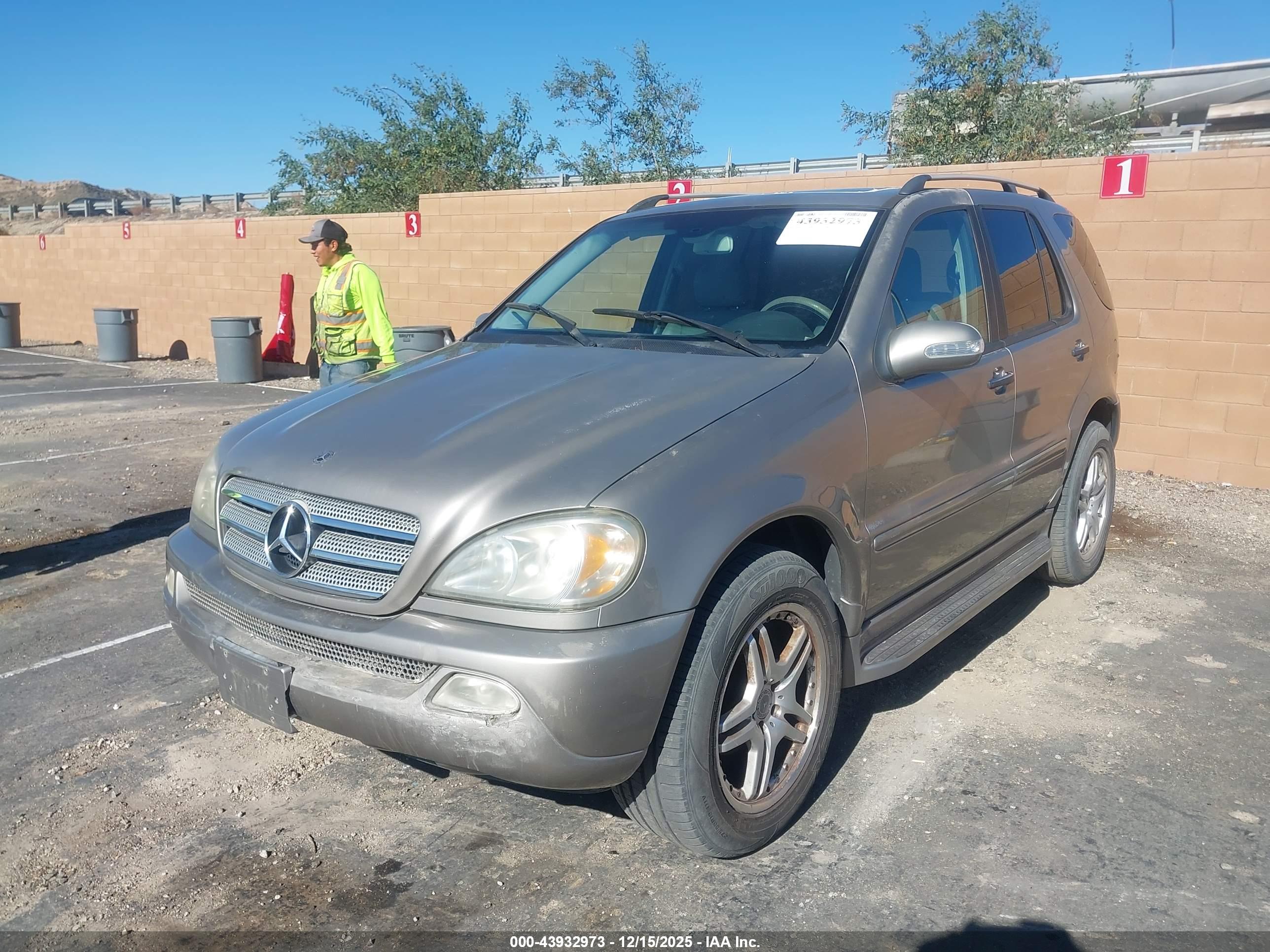 MERCEDES-BENZ ML image 2
