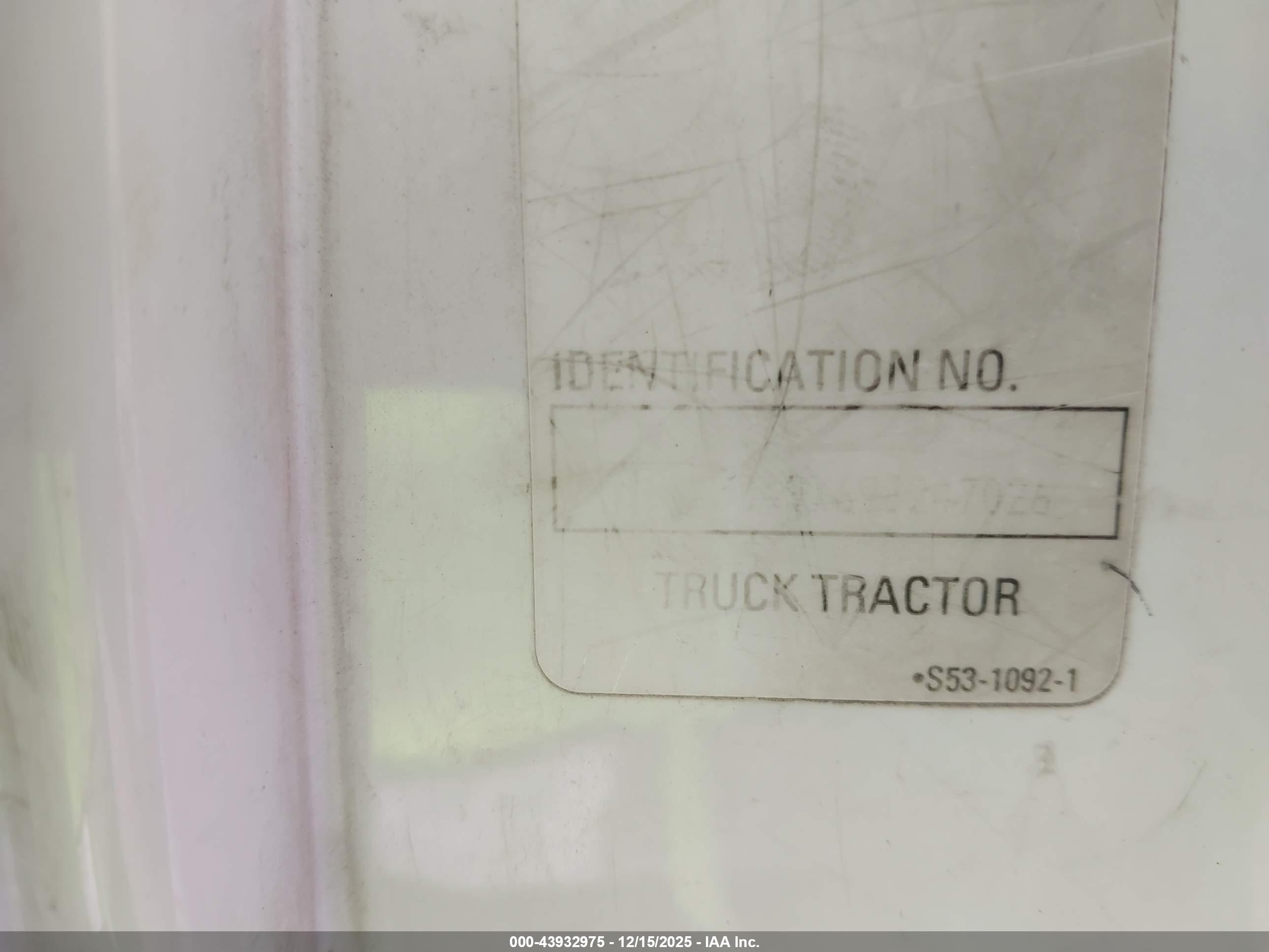 KENWORTH CONSTRUCTION image 9