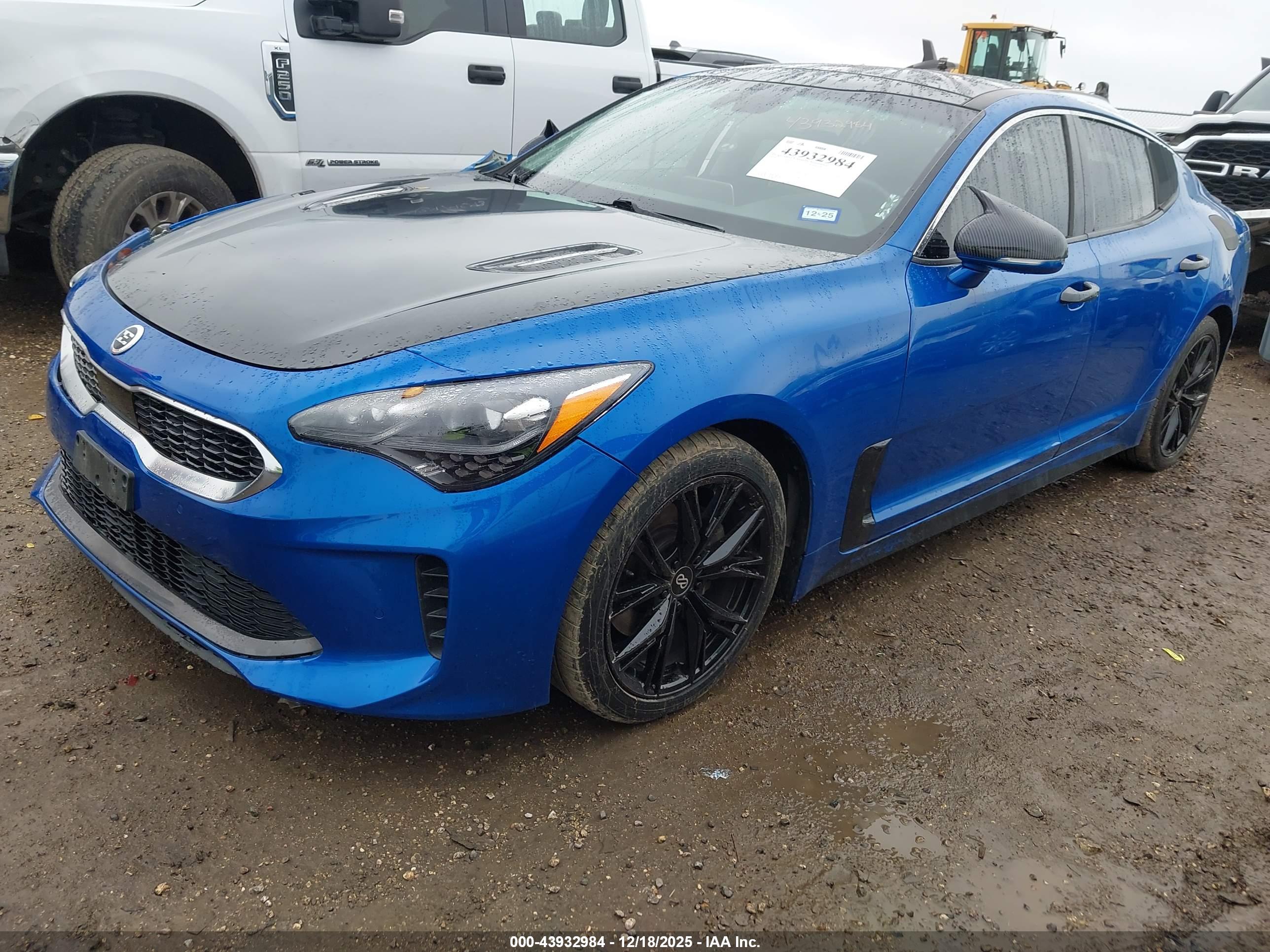 KIA STINGER image 2