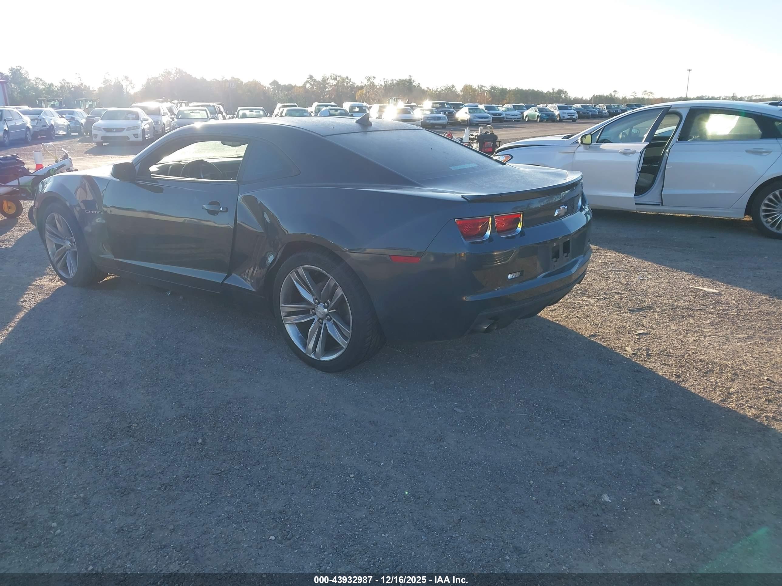 CHEVROLET CAMARO image 3