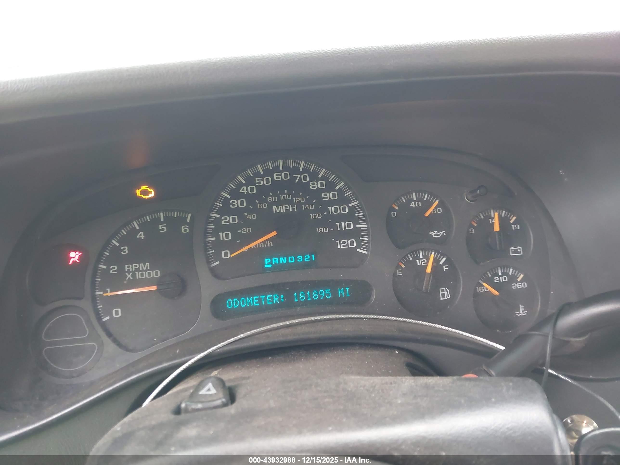 CHEVROLET SILVERADO image 7