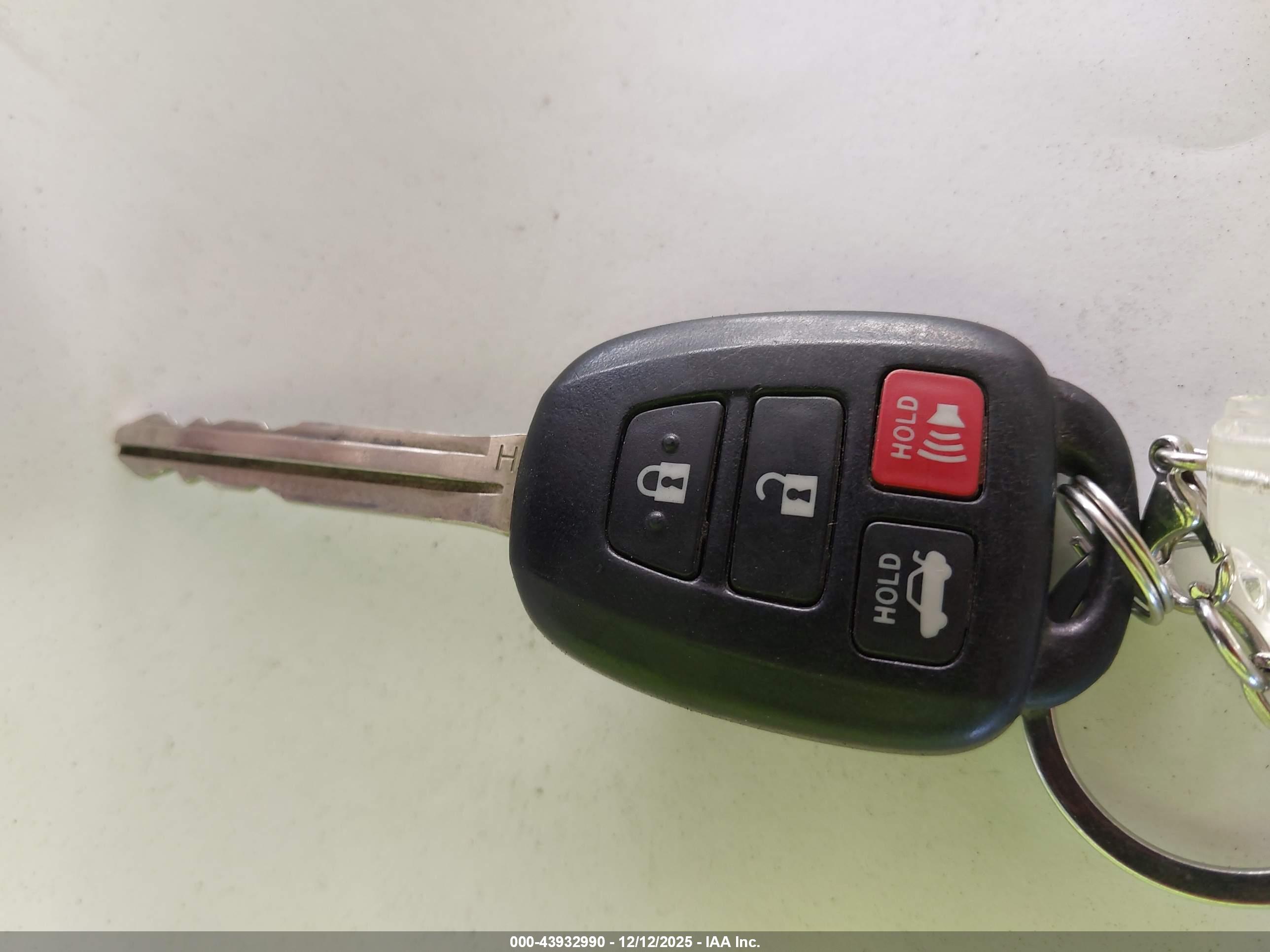 TOYOTA COROLLA image 11
