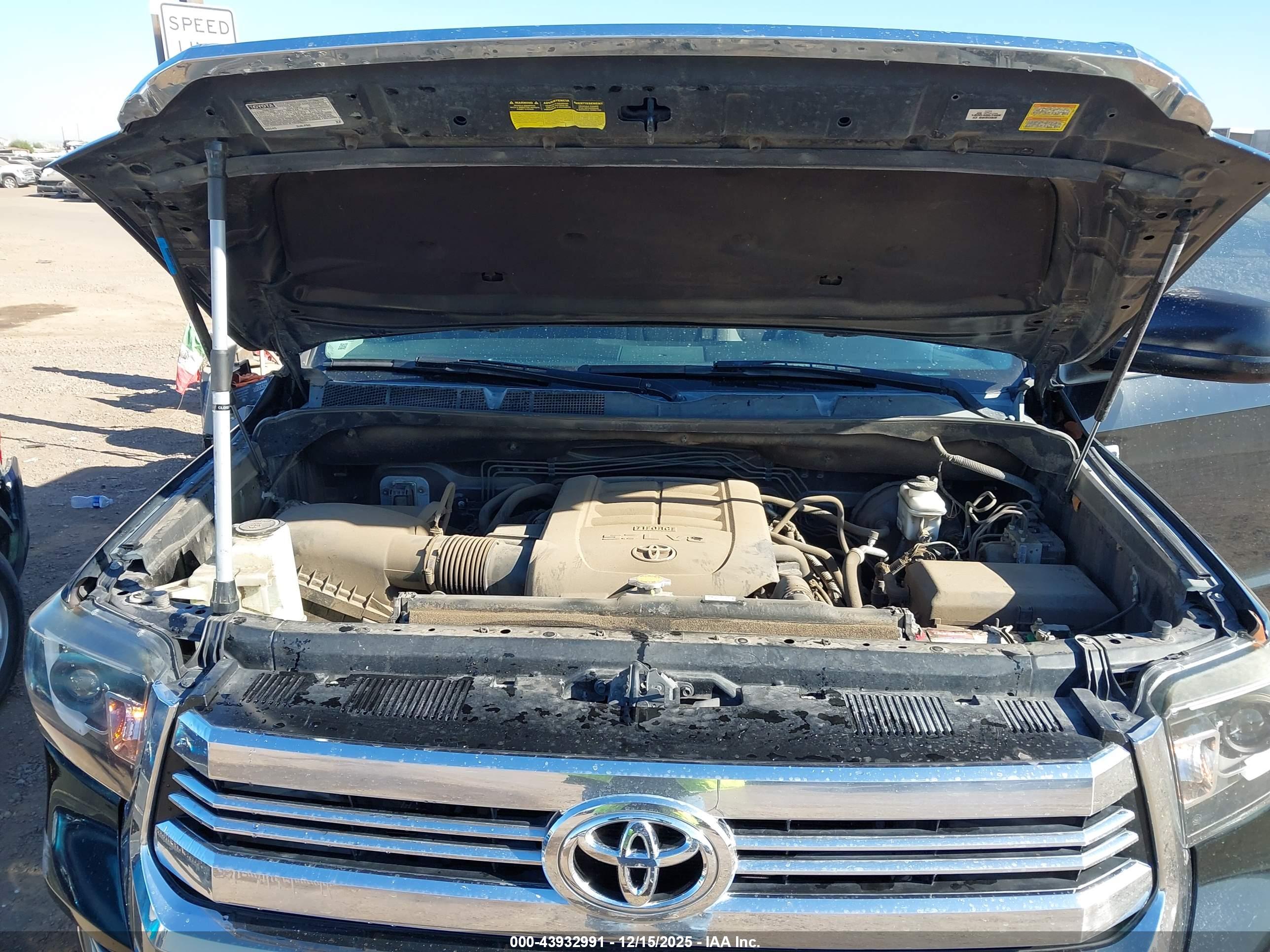 TOYOTA TUNDRA image 10